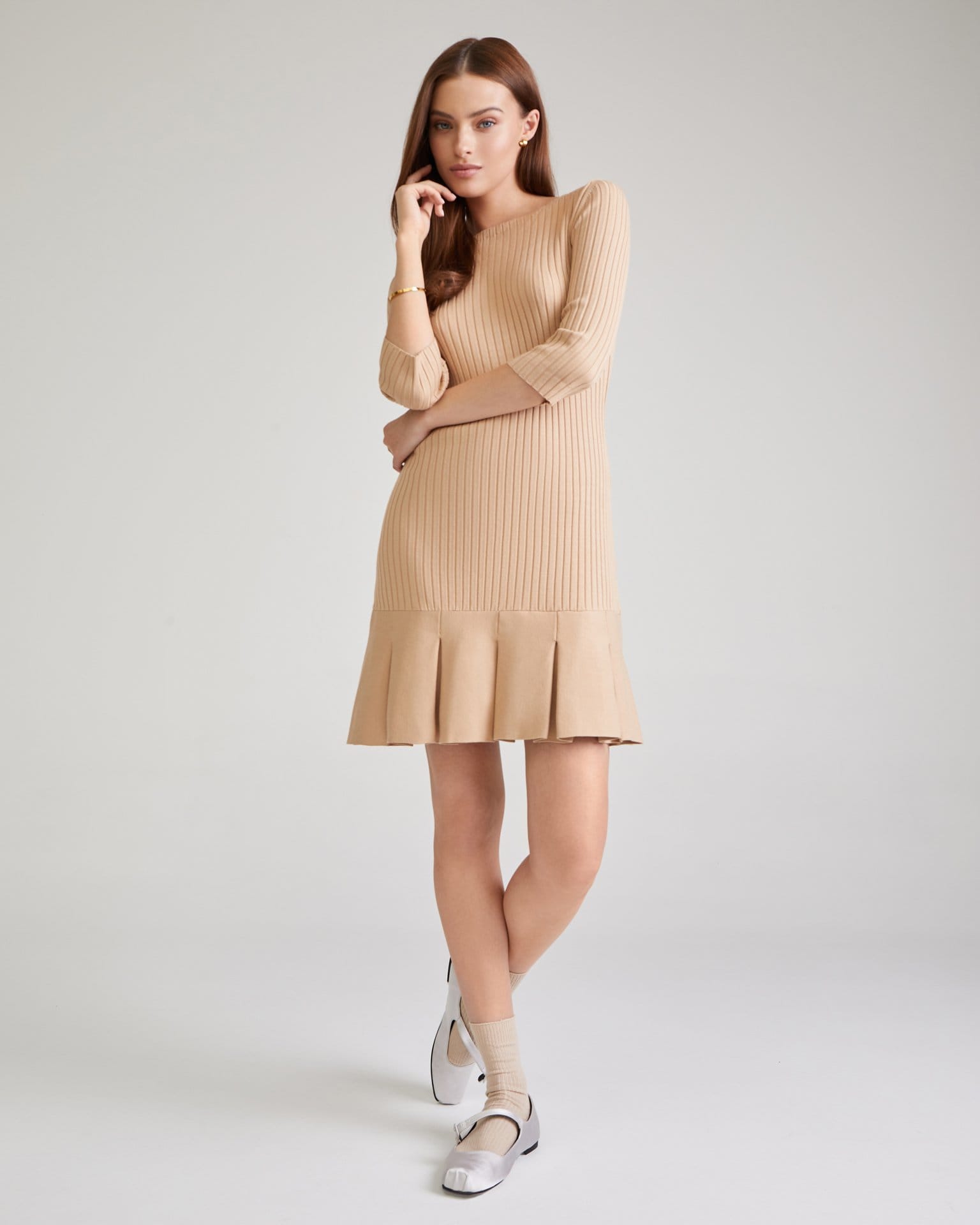 Платье мини с юбкой плисе