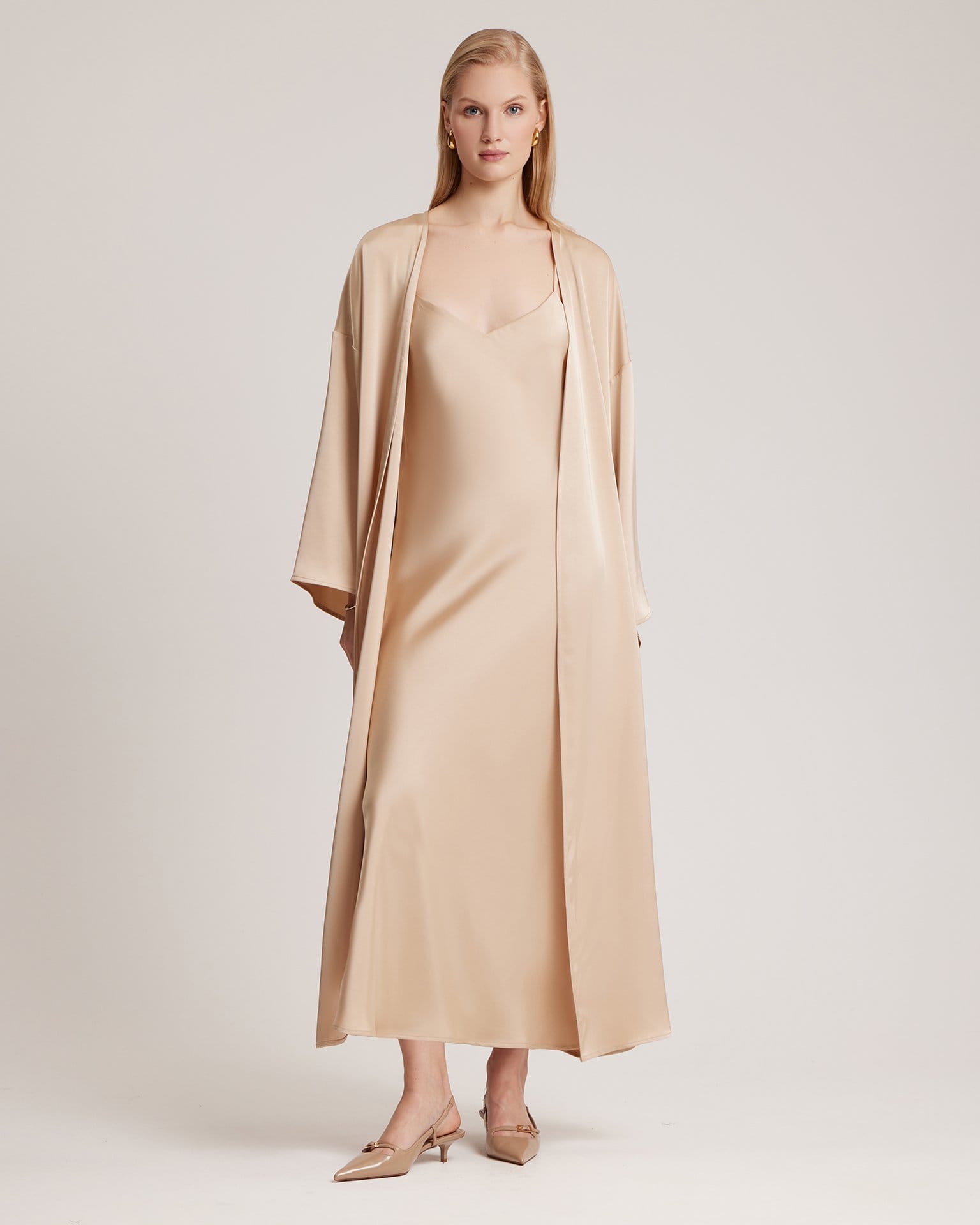 Платье на бретелях