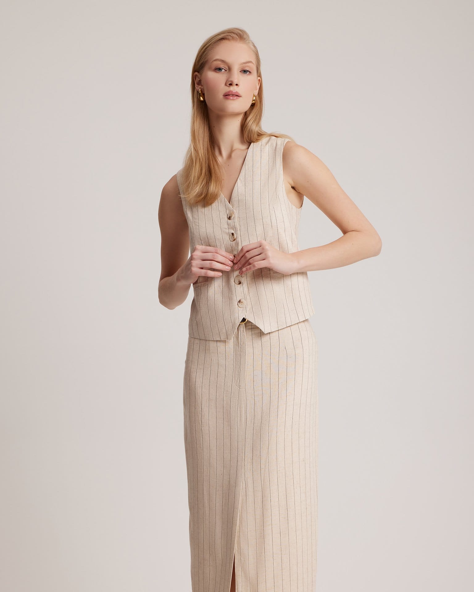 Льняной жилет