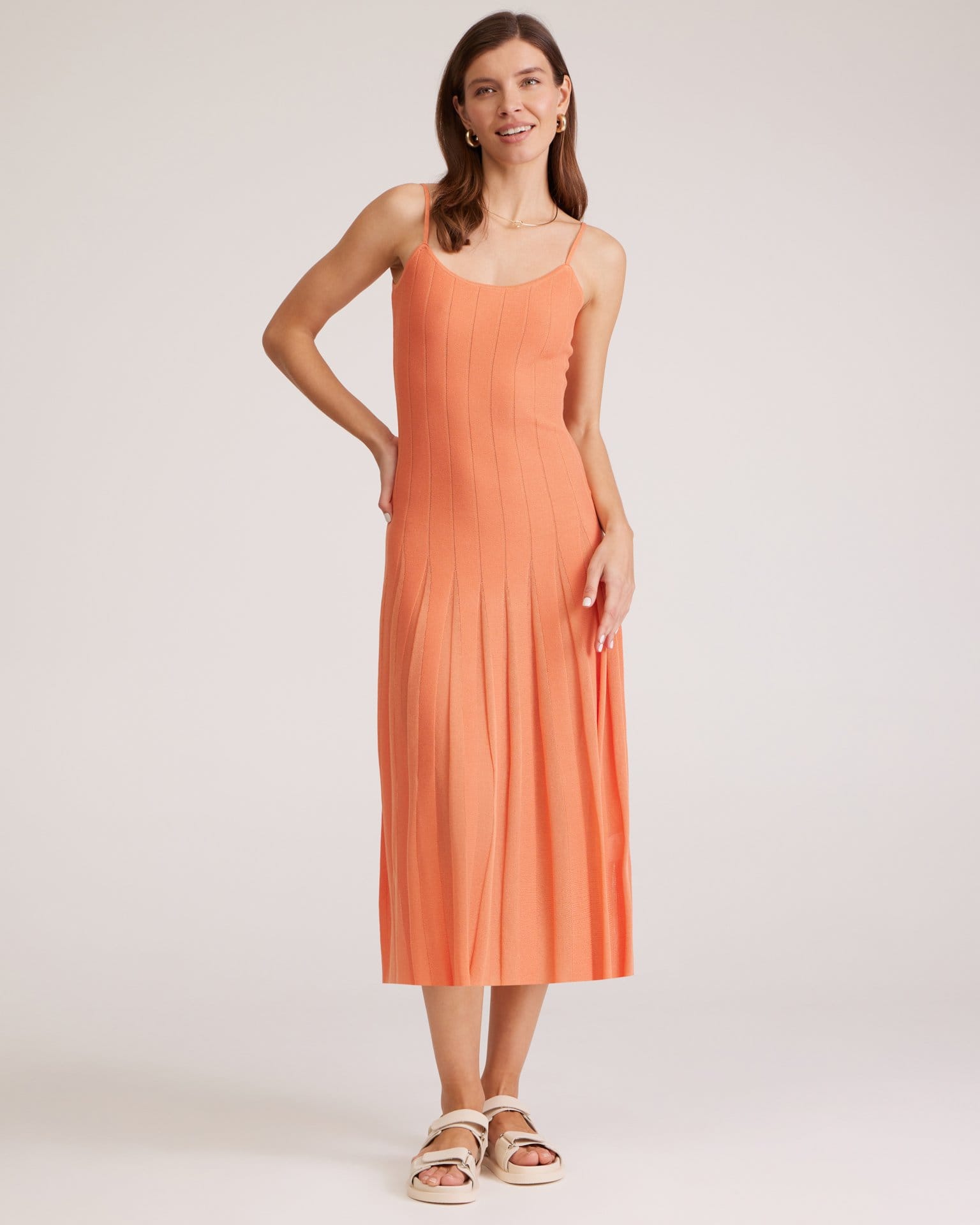 Оранжевое платье