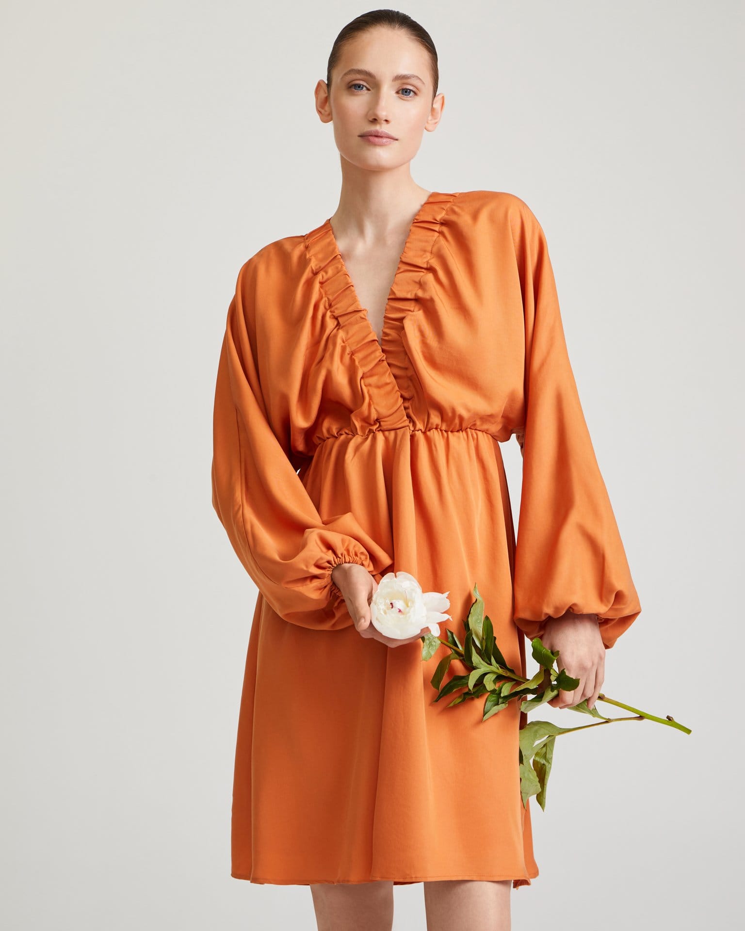 Летнее платье в терракотовом цвете