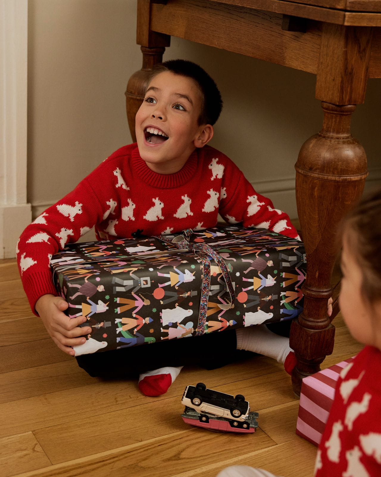 Детский джемпер с кроликами