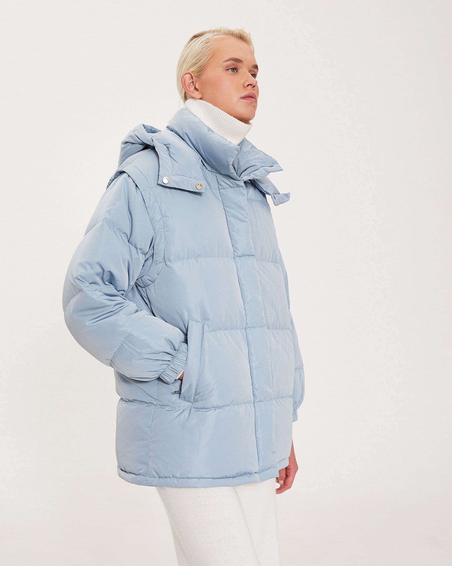 Удлиненная куртка в голубом цвете