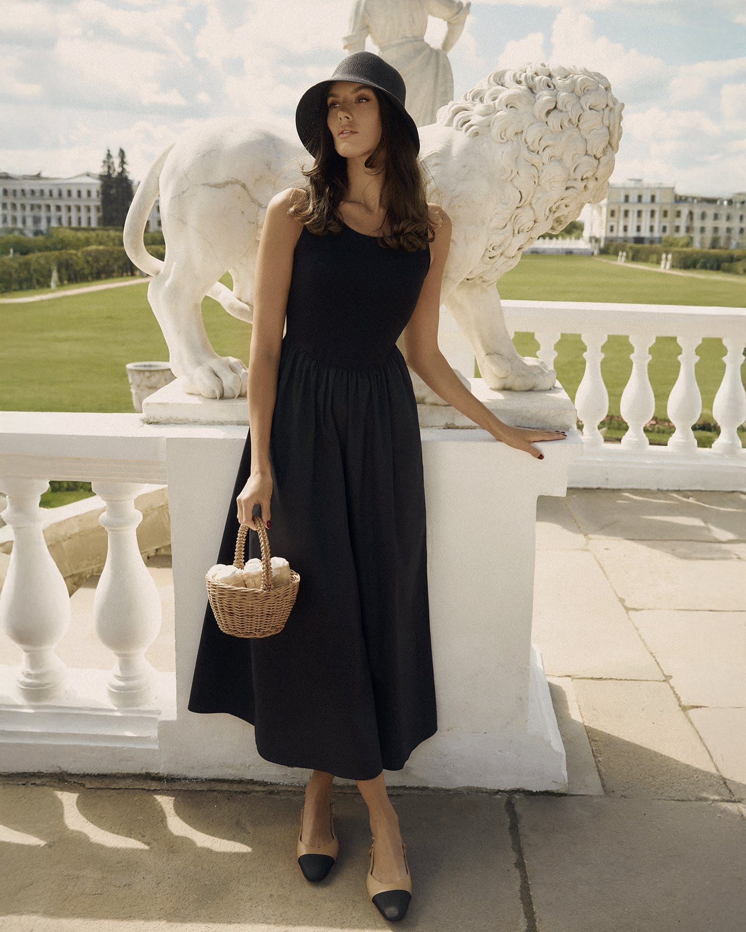 Черное платье-сарафан