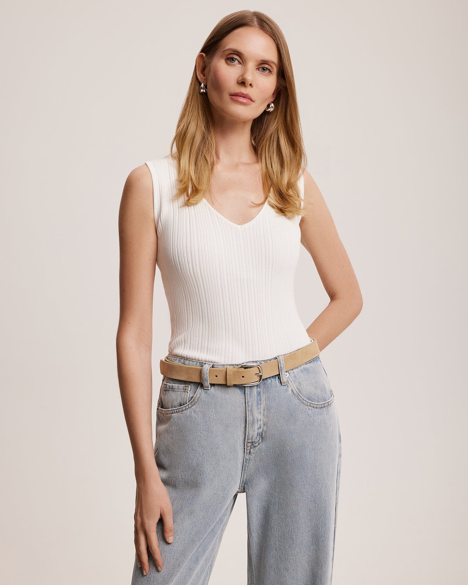 Топ в рубчик в белом цвете