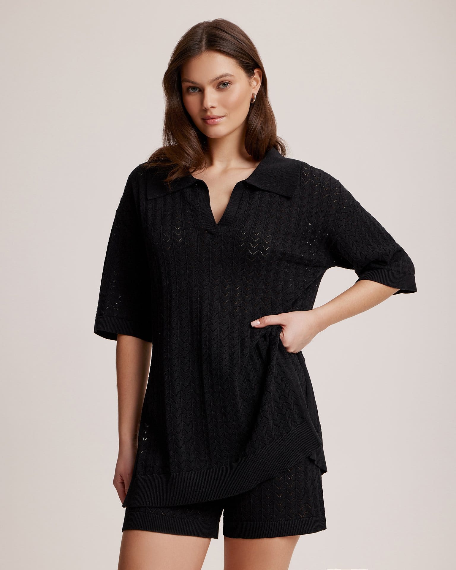 Костюм с шортами кроше в черном цвете