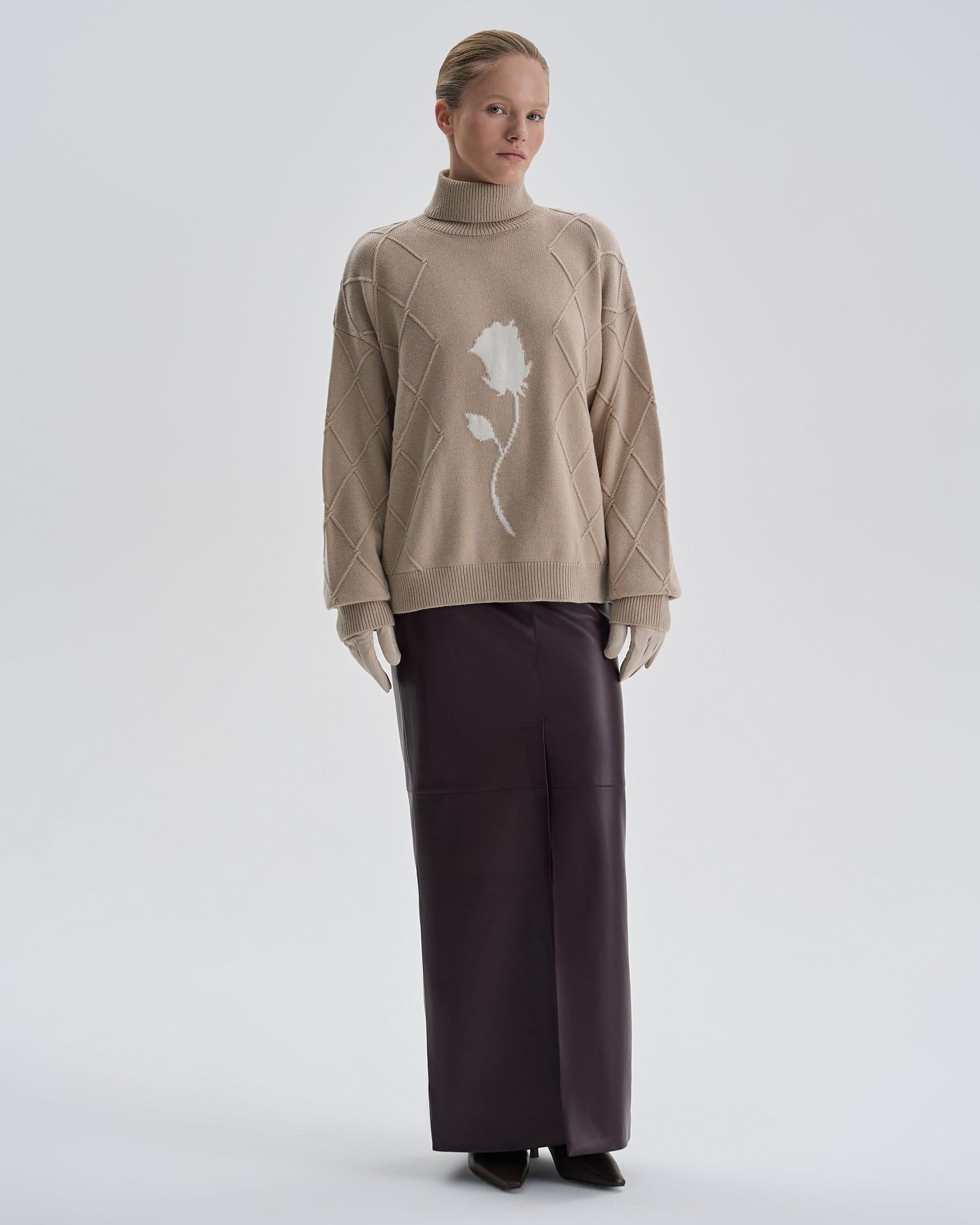 Свитер с объемными рукавами