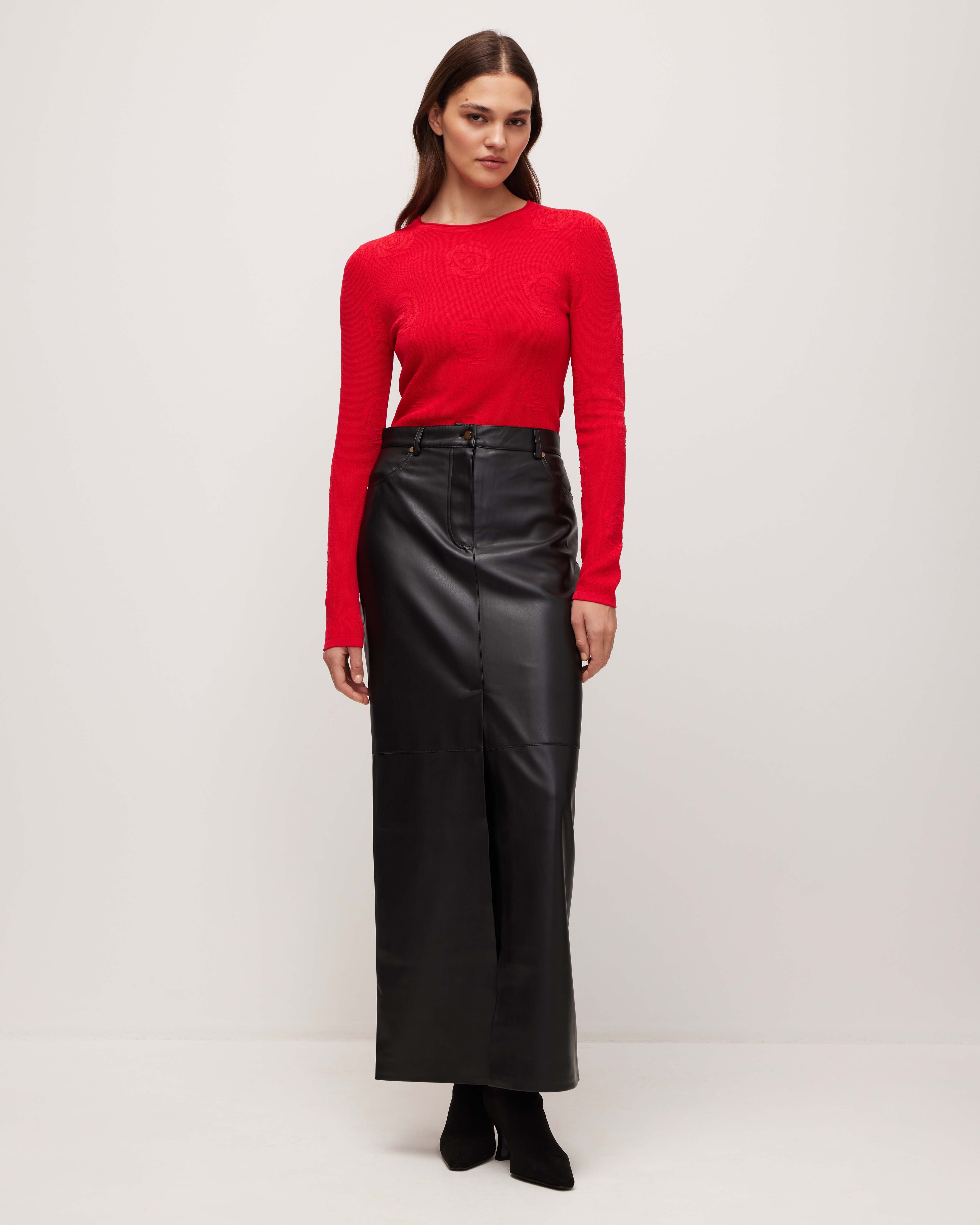 Джемпер с текстурными розами