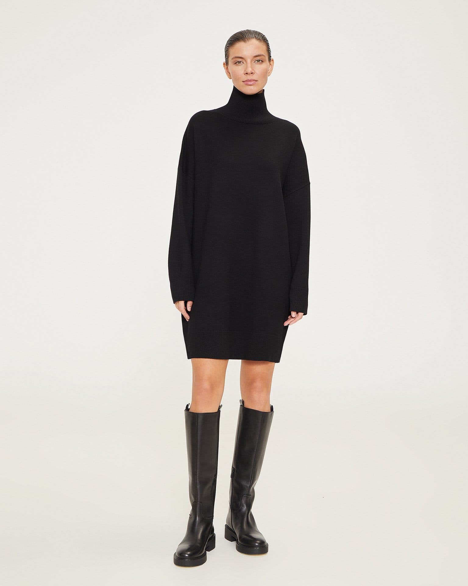 Платье-кокон в черном цвете