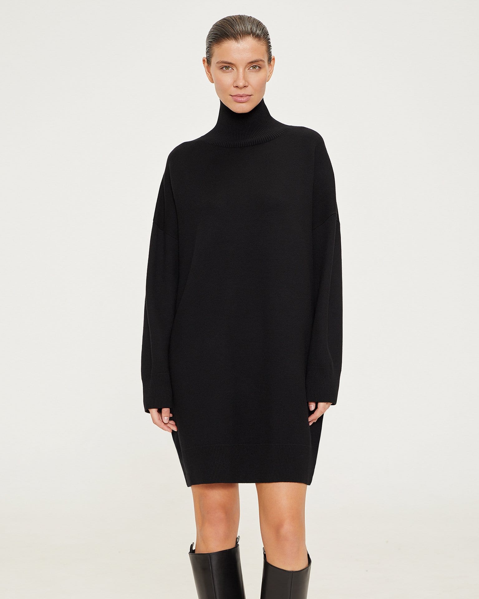 Платье-кокон в черном цвете