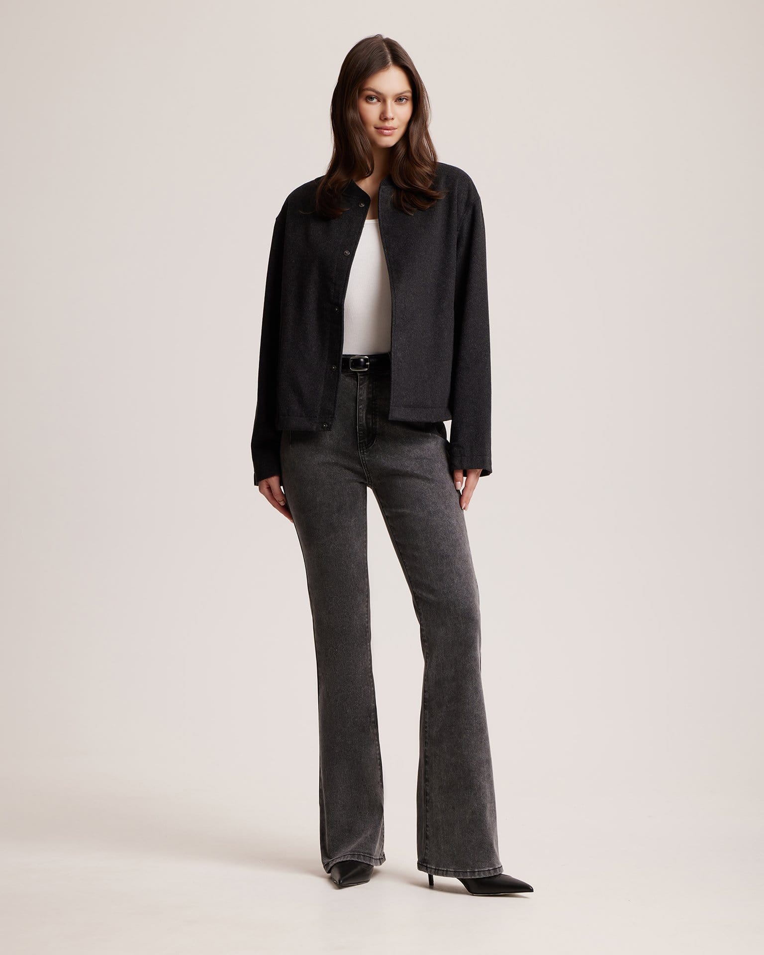 Джинсы клеш в сером цвете