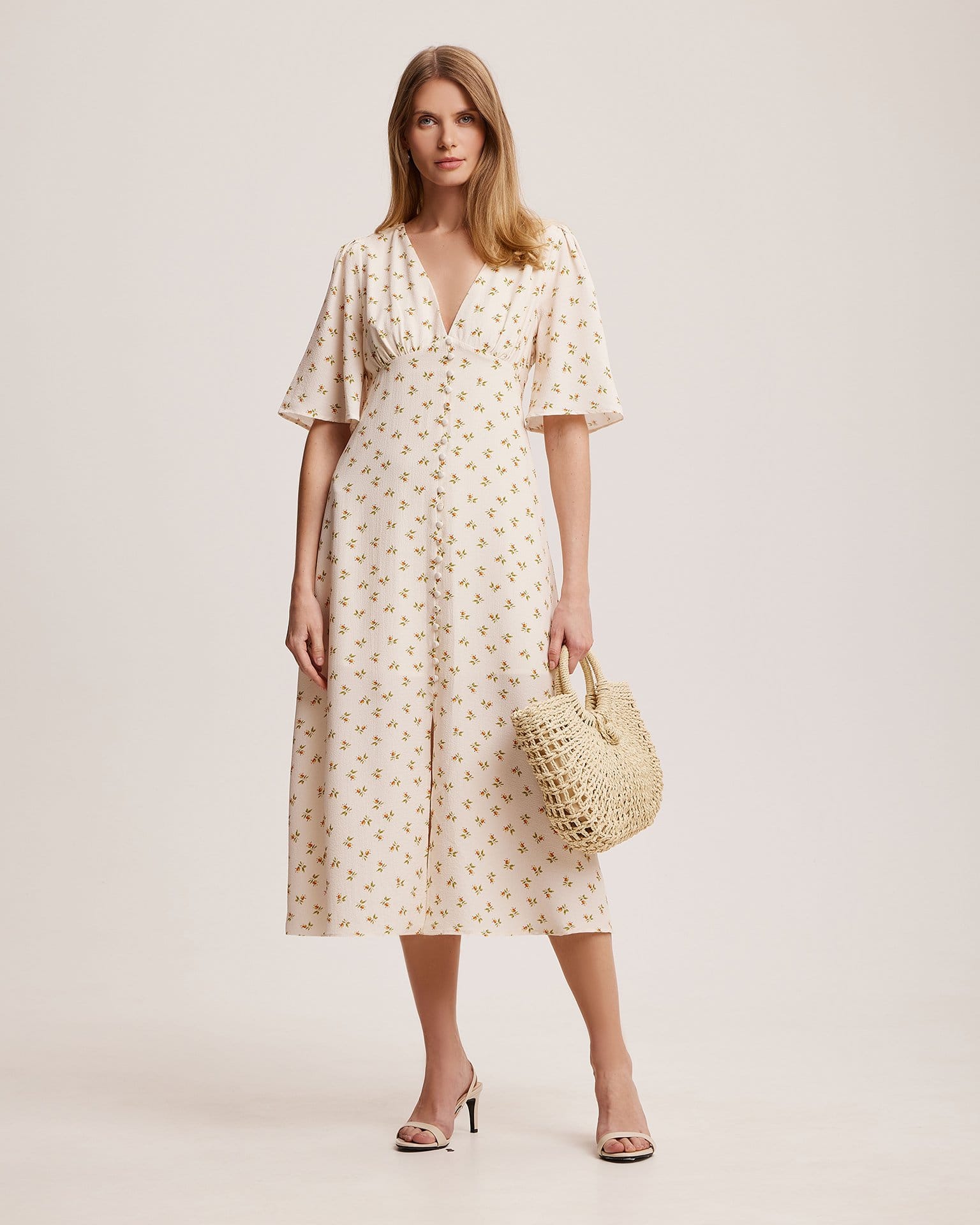 Платье с V-образным вырезом