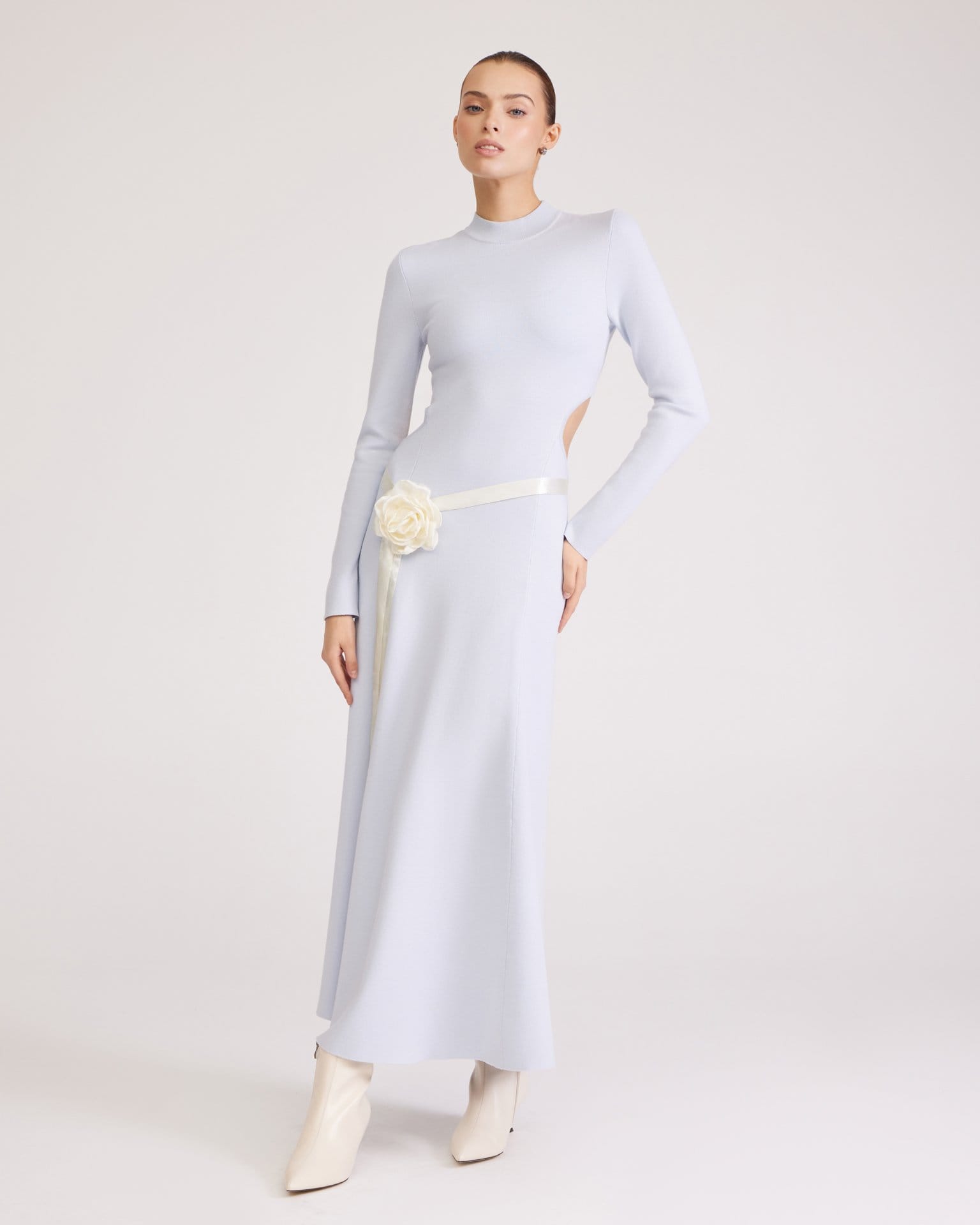 Небесно-голубое платье