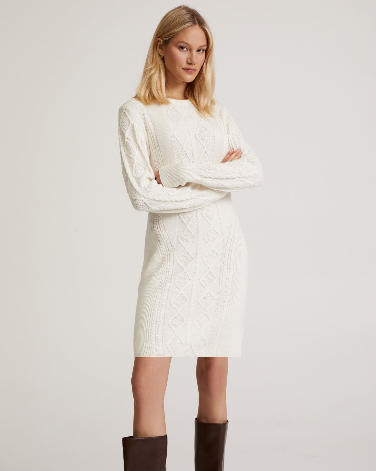 Платье с узорами