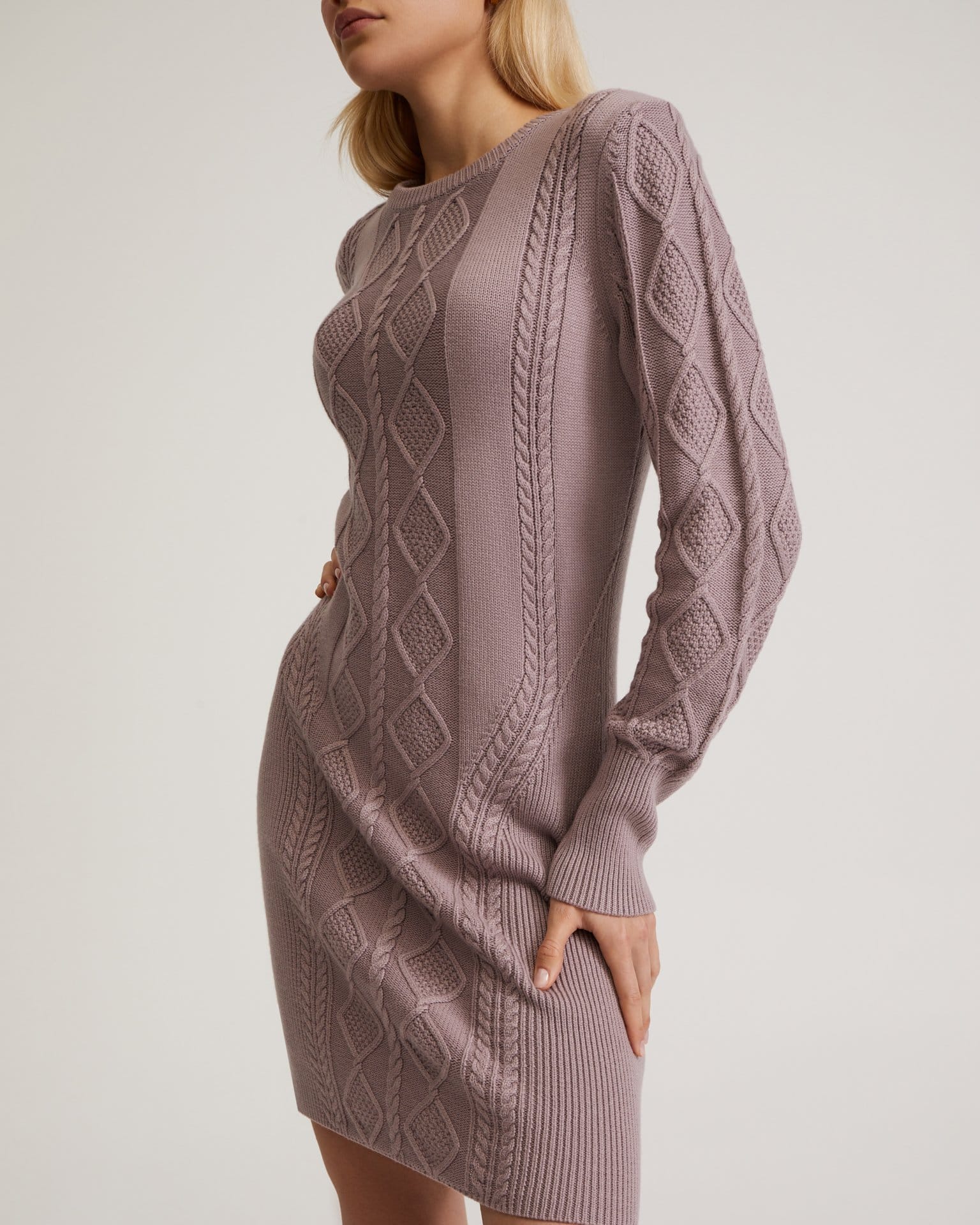 Платье с узорами