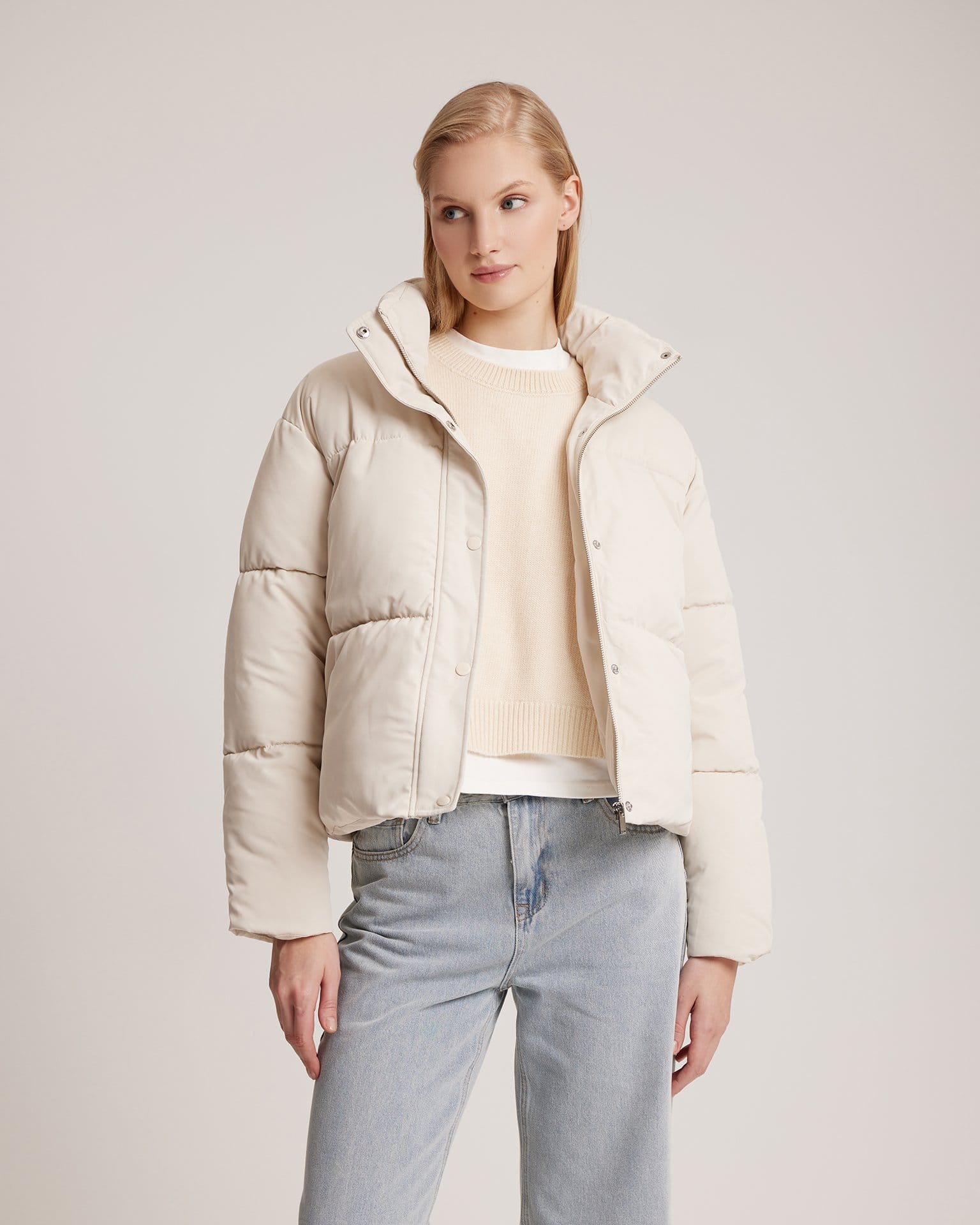 Куртка с высоким горлом