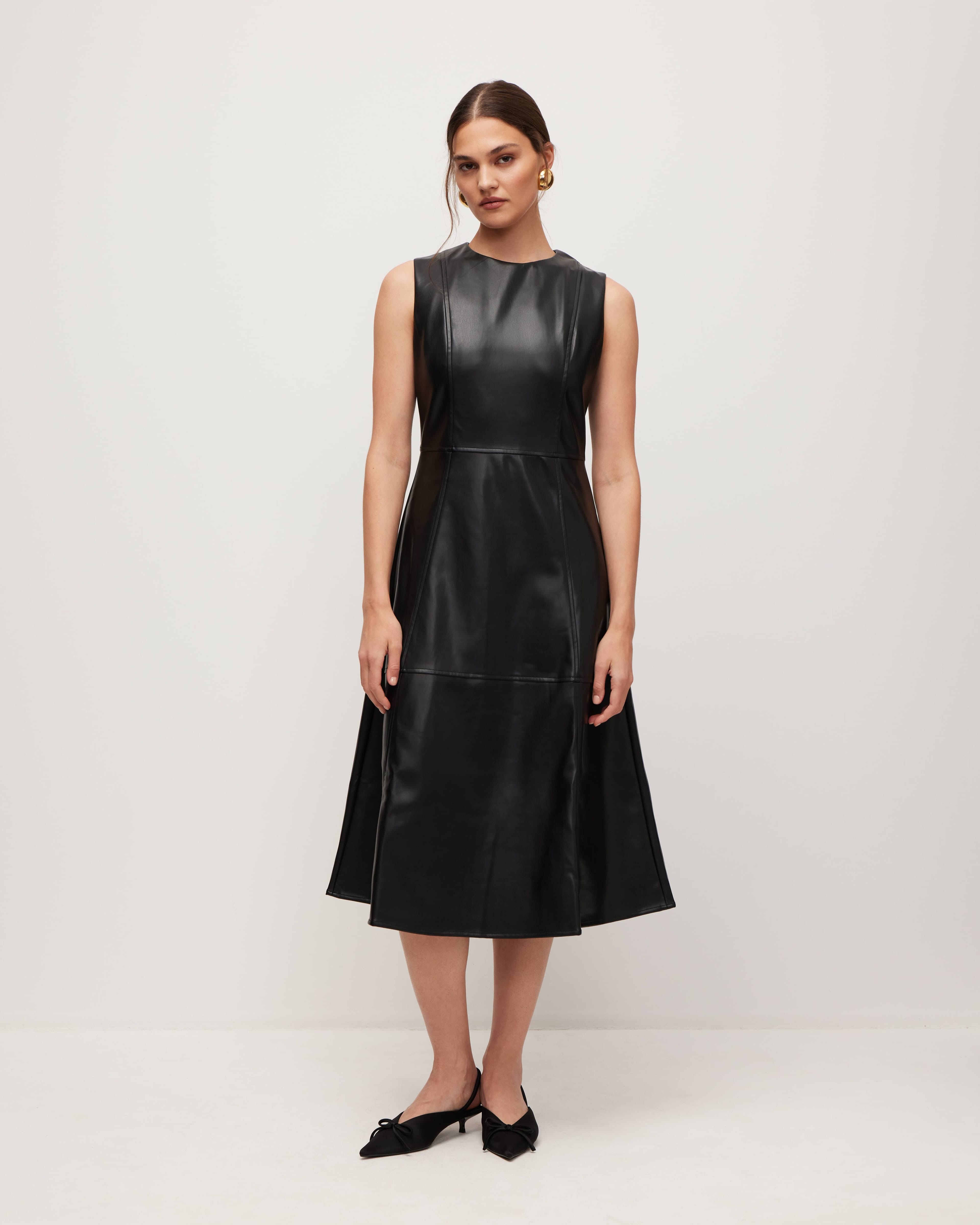 Платье из эко-кожи