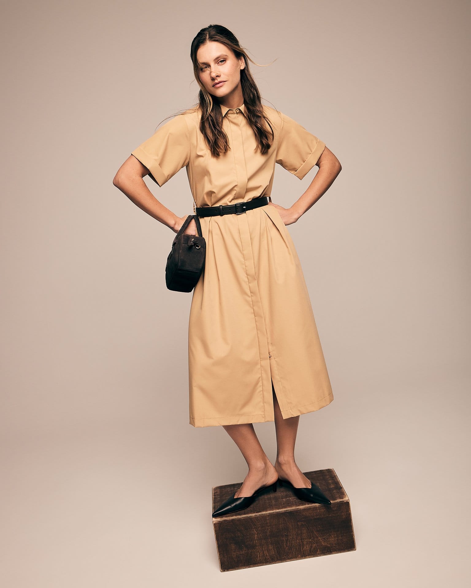 Песочное платье