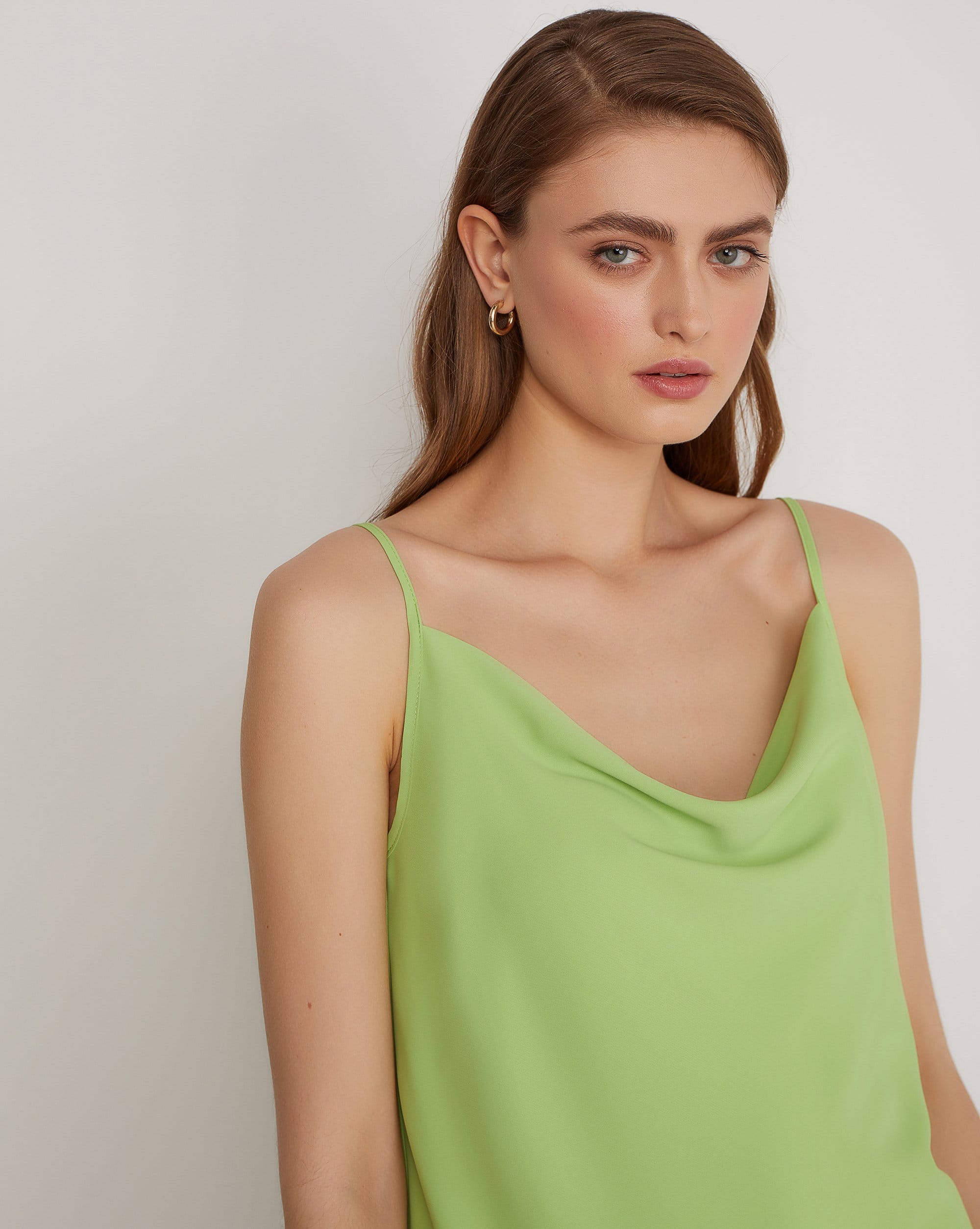 Топ на тонких бретелях