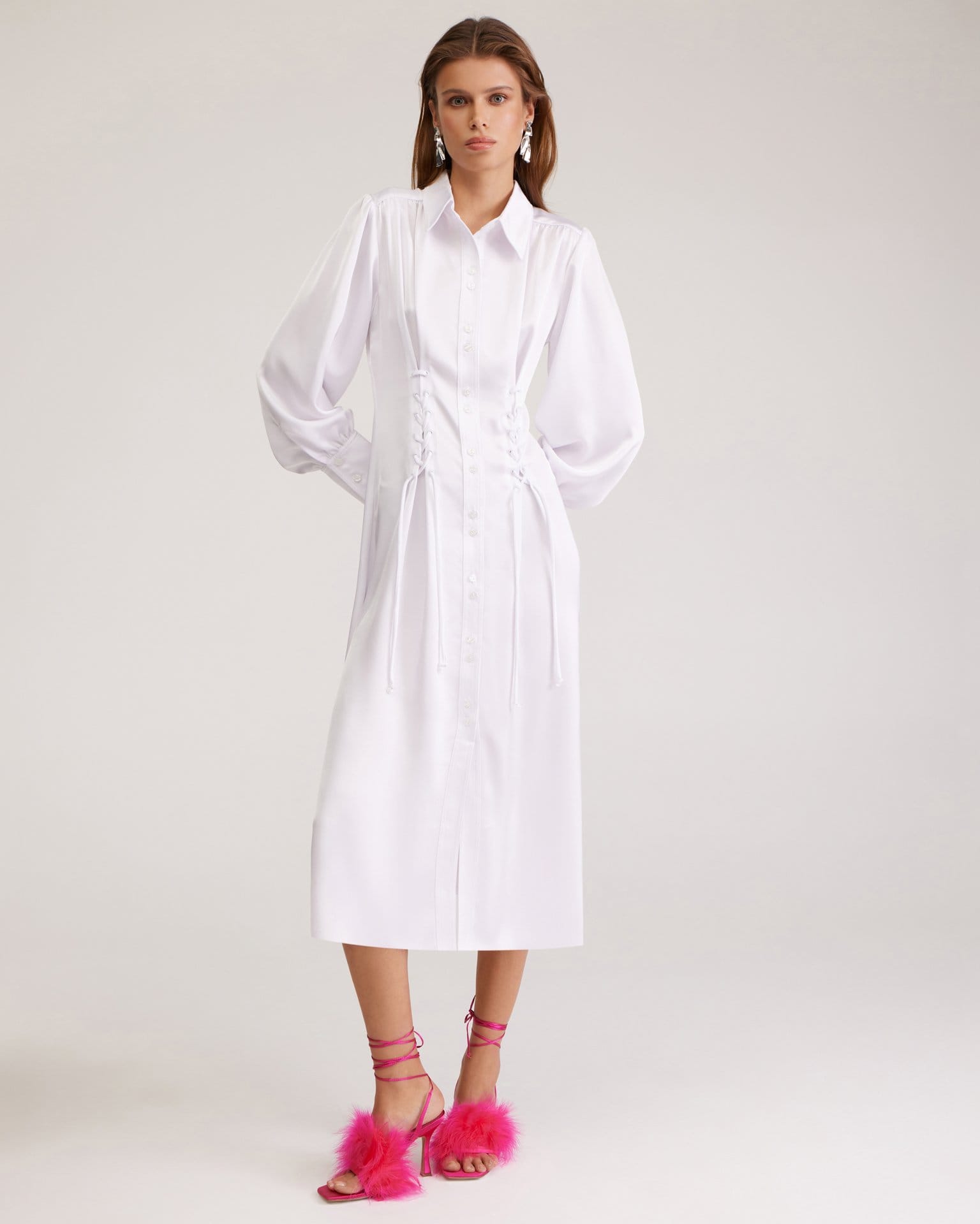 Платье со шнуровкой