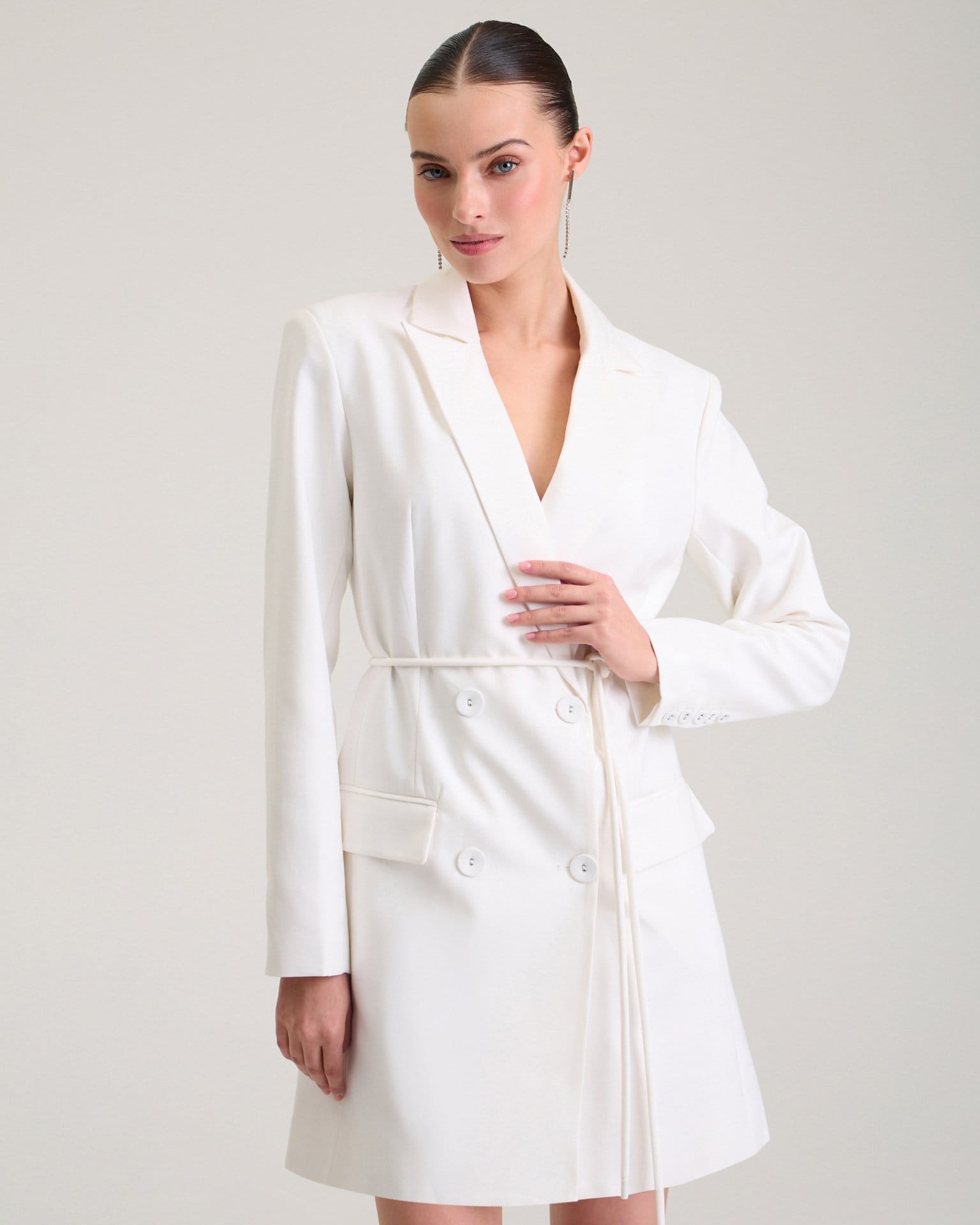 Белое платье-пиджак