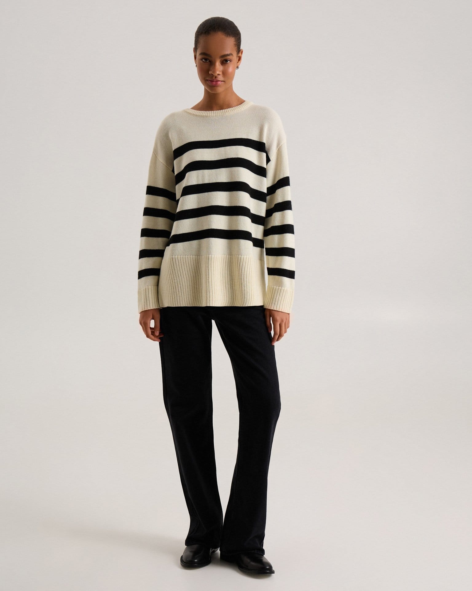 Молочный джемпер