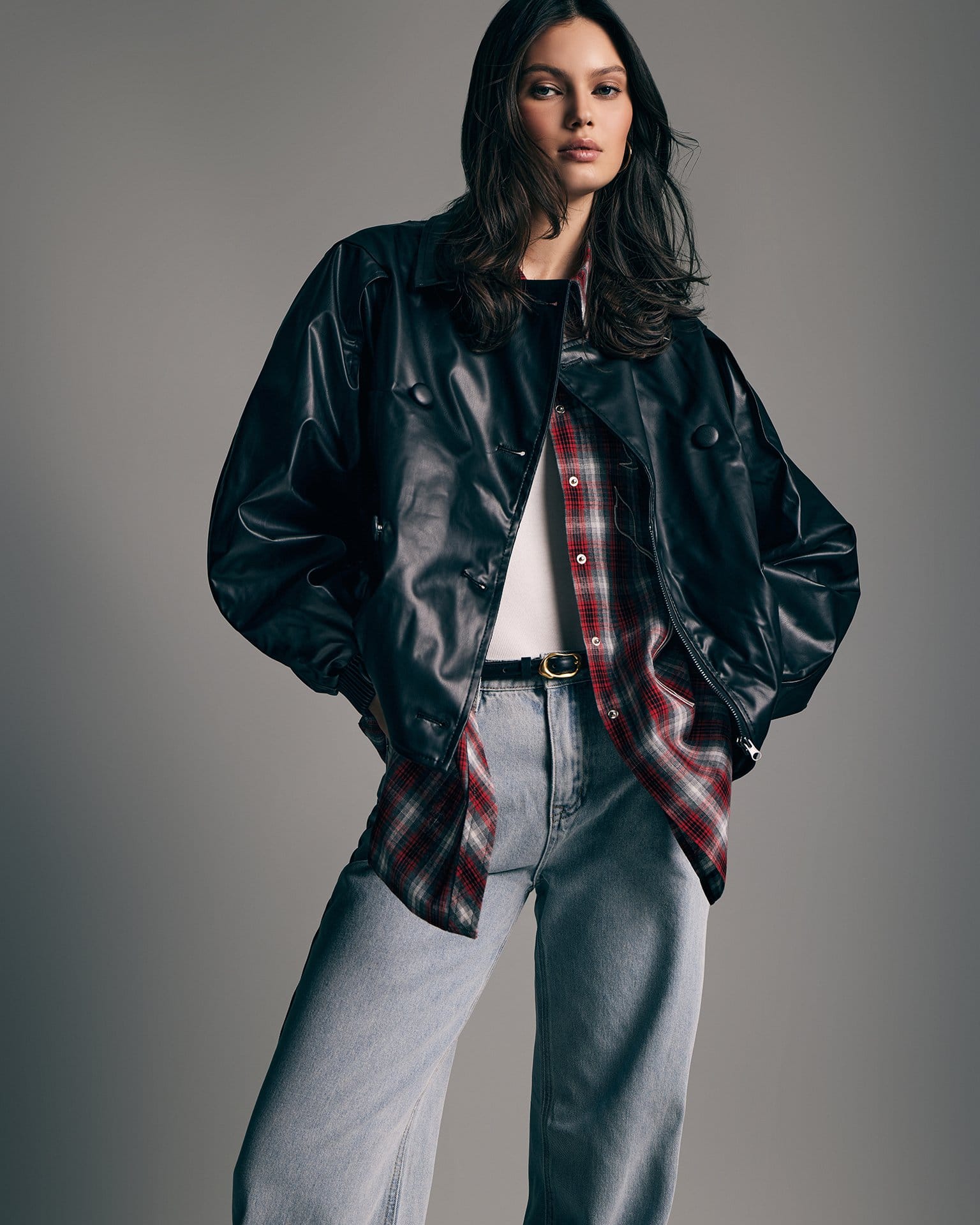 Oversize бомбер в черном цвете