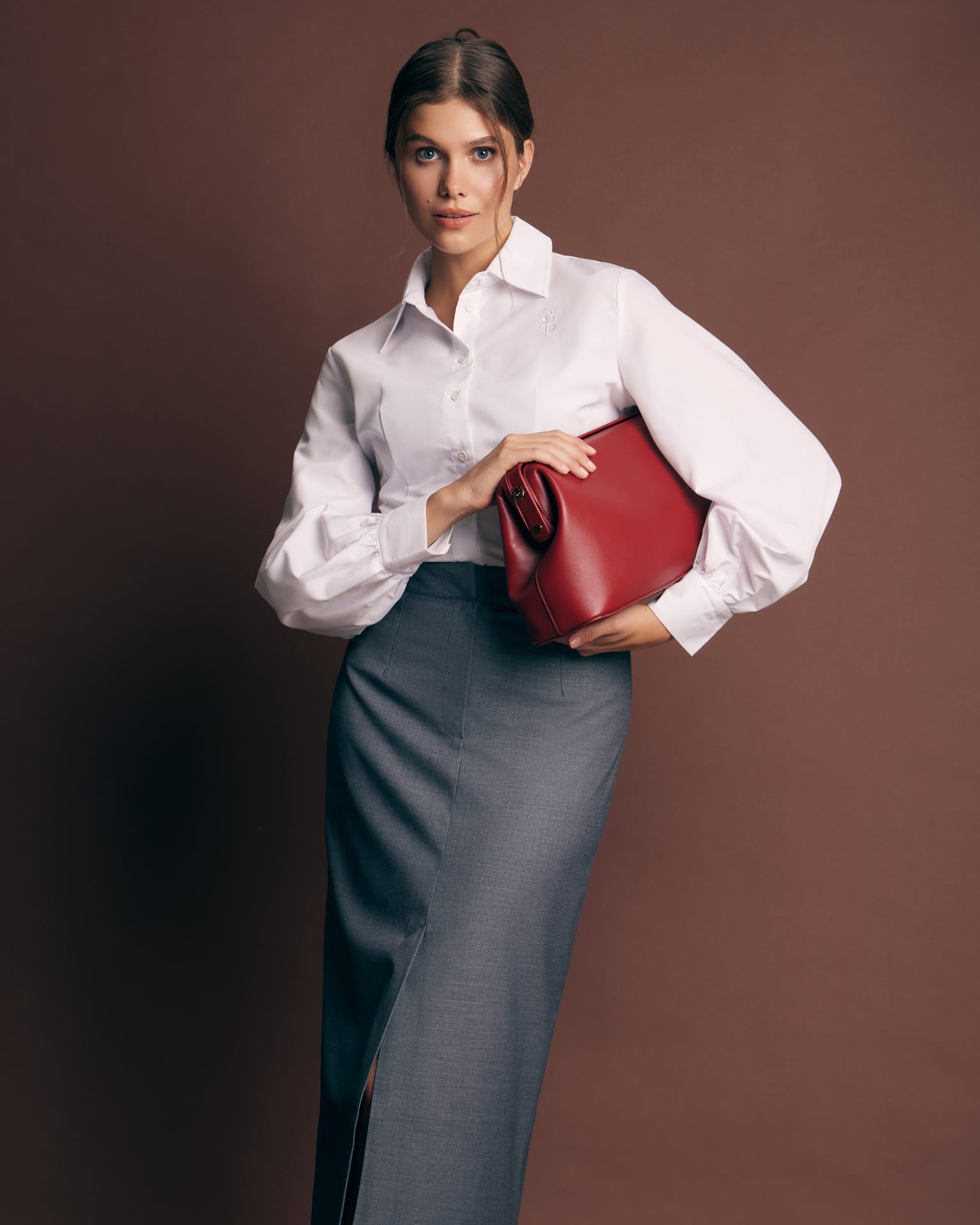 Прямая юбка с разрезом