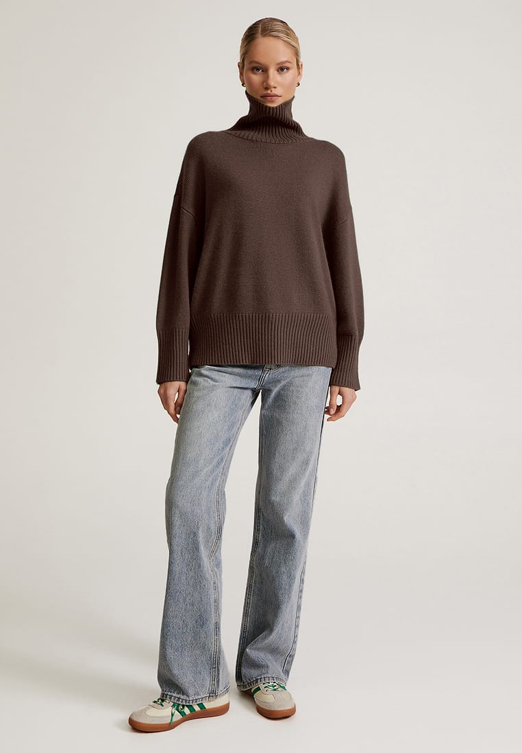 Джемпер с высоким воротом