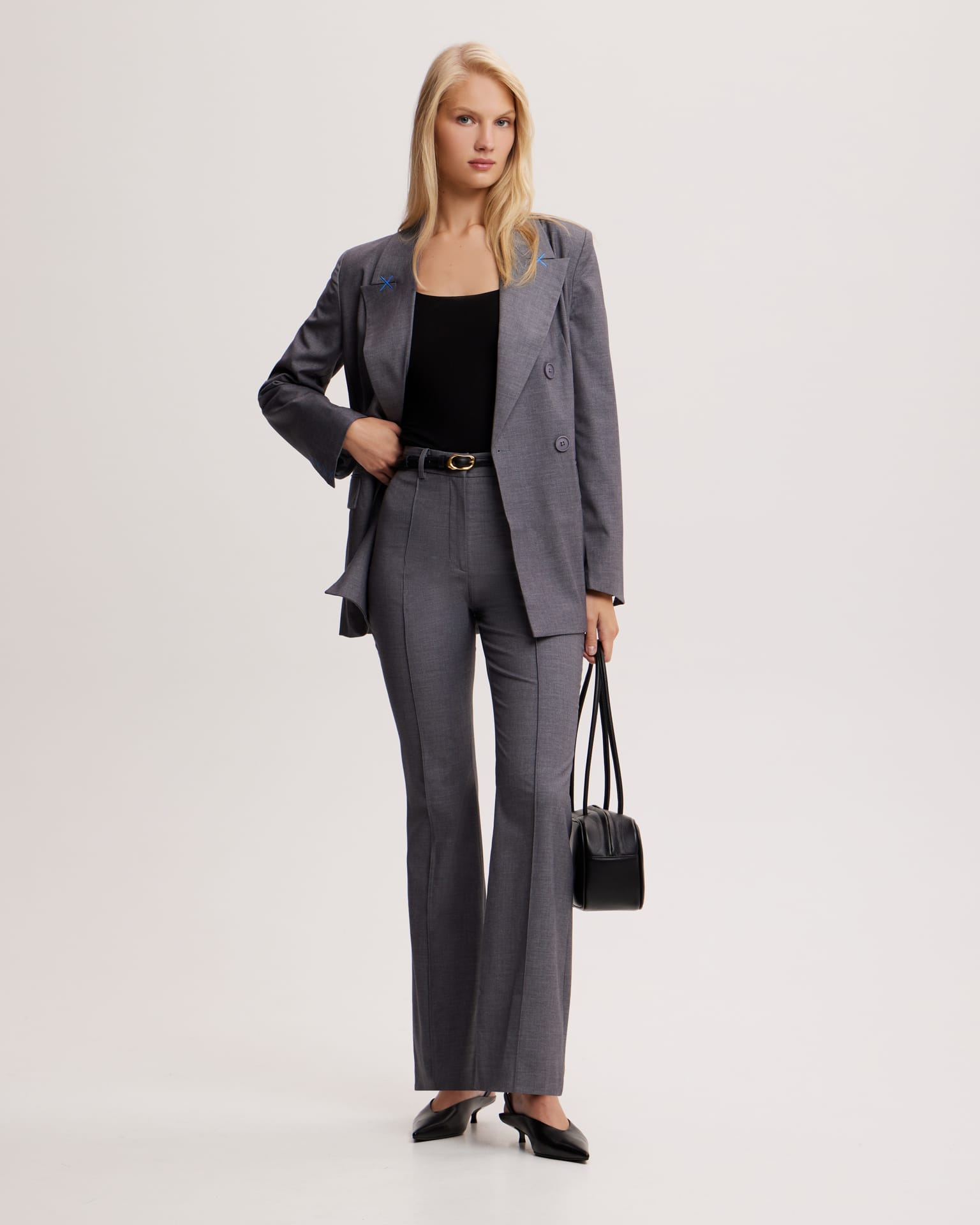 Брюки расклешенные