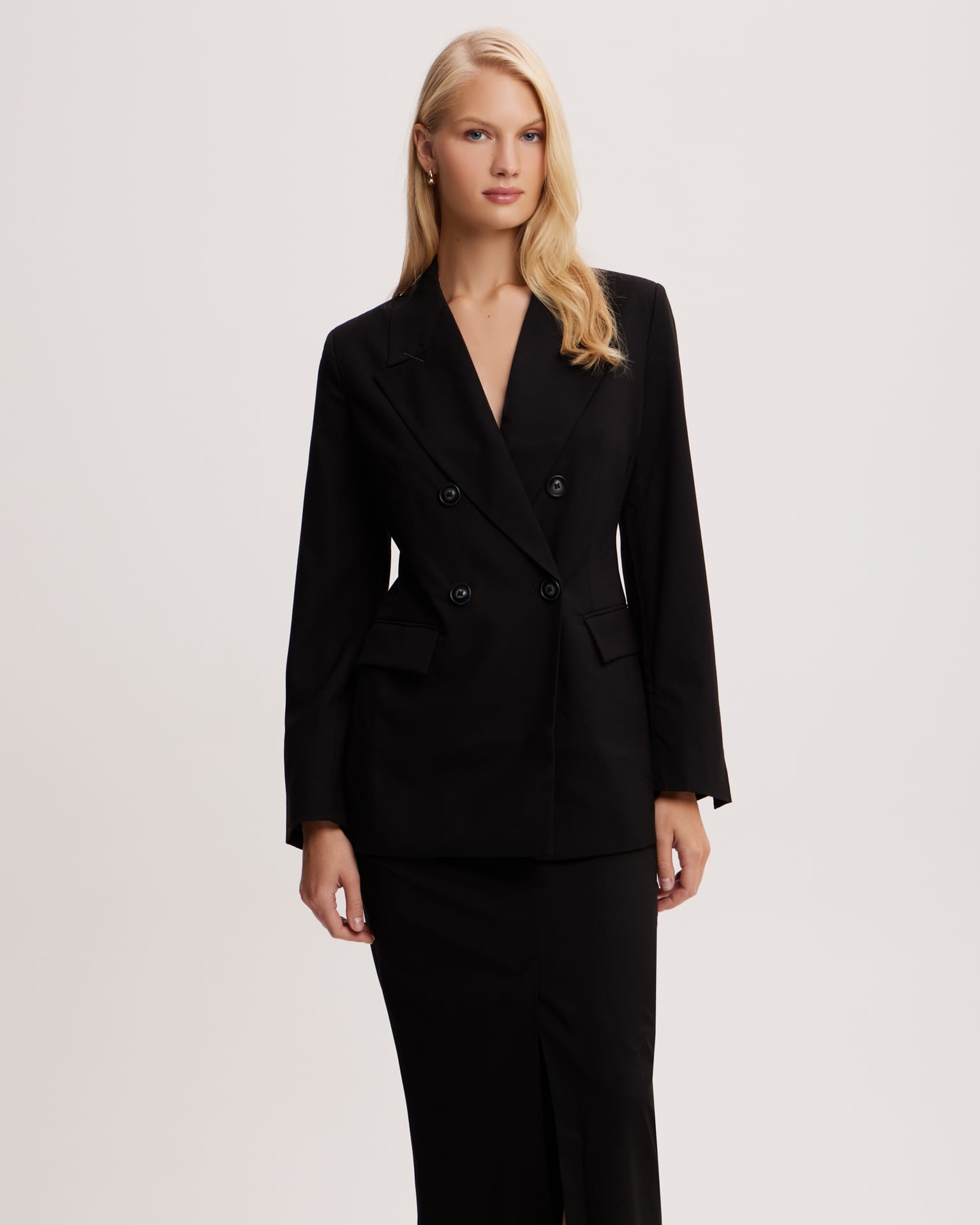 Двубортный приталенный жакет