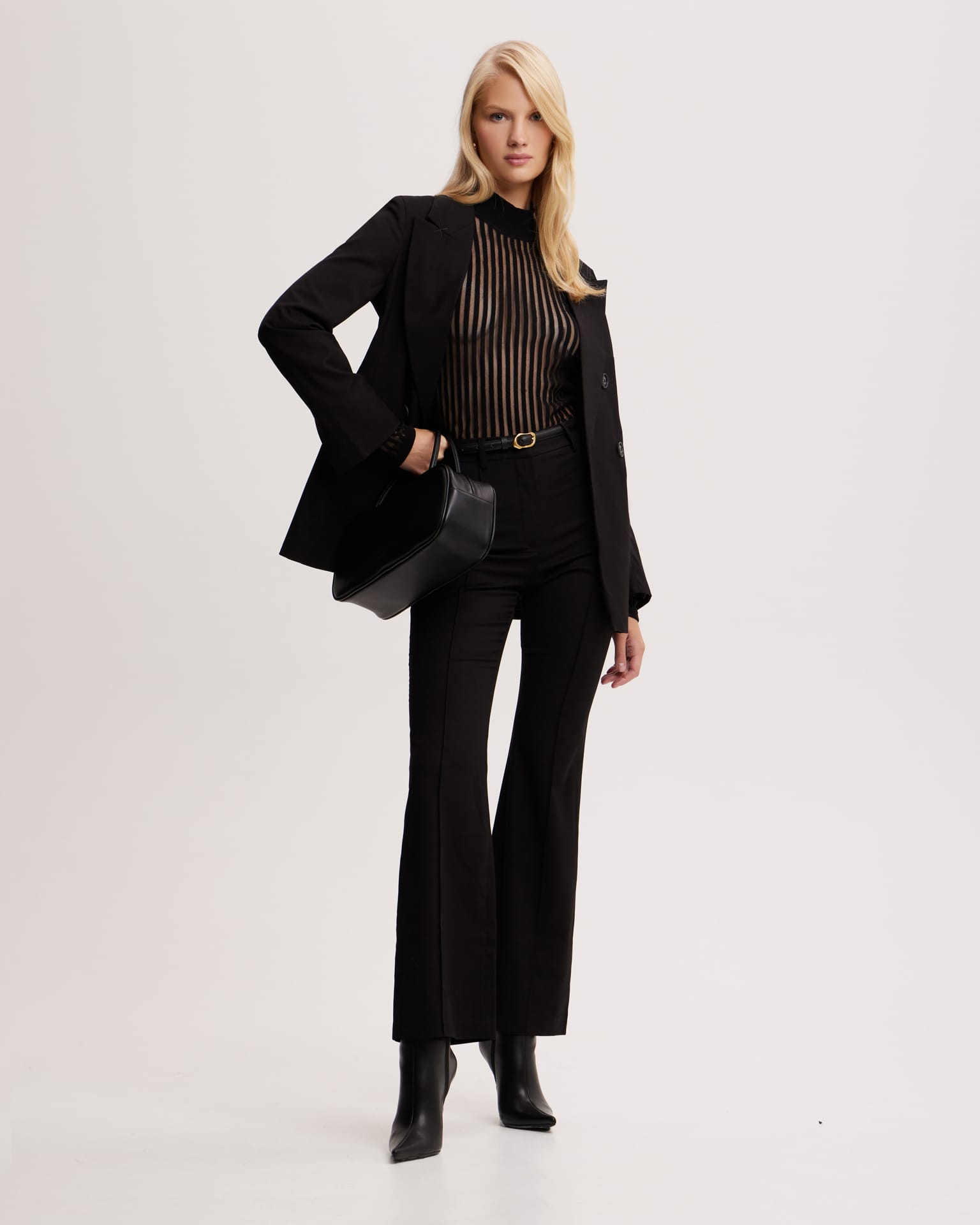 Расклешенные брюки