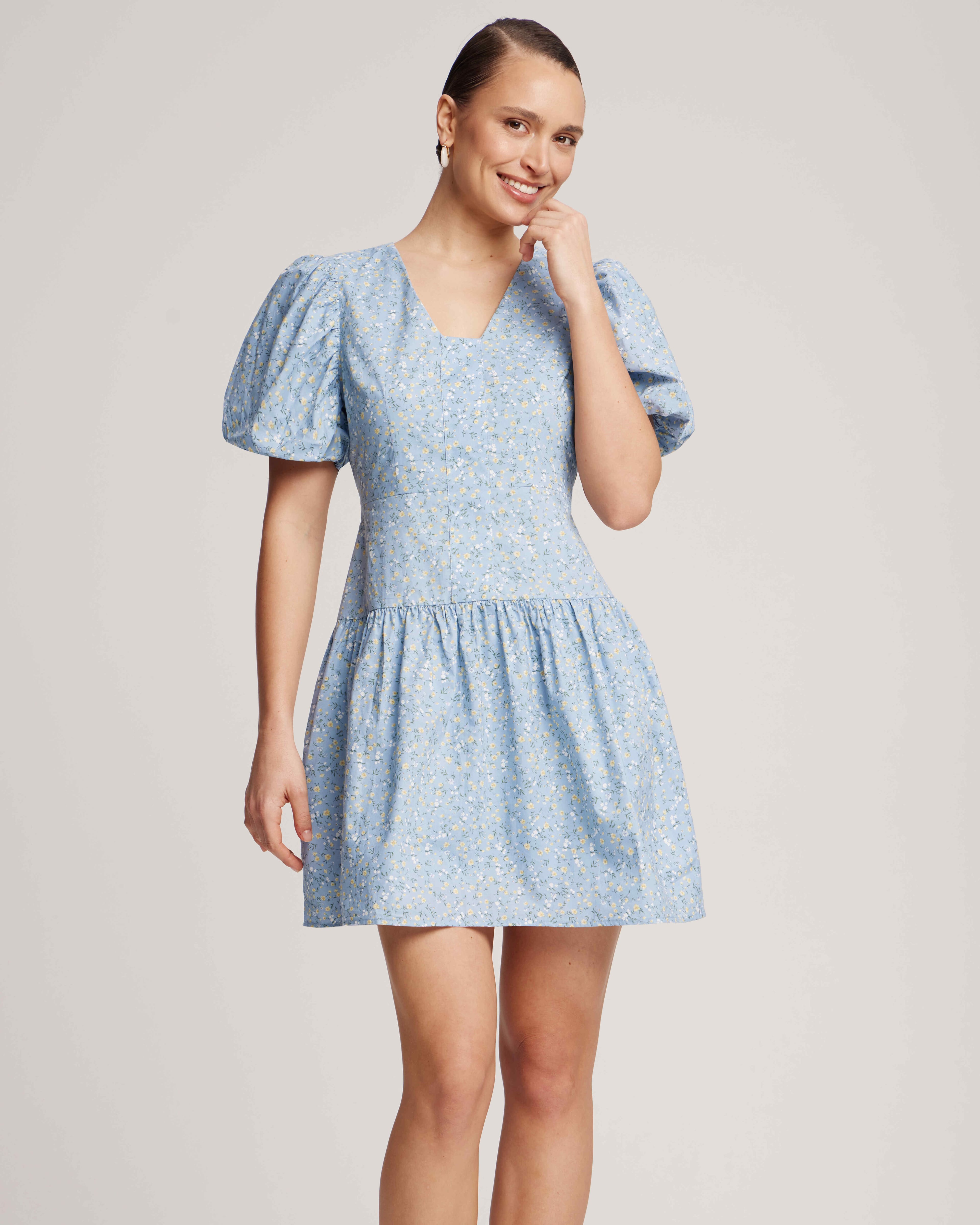 Платье с объемными рукавами