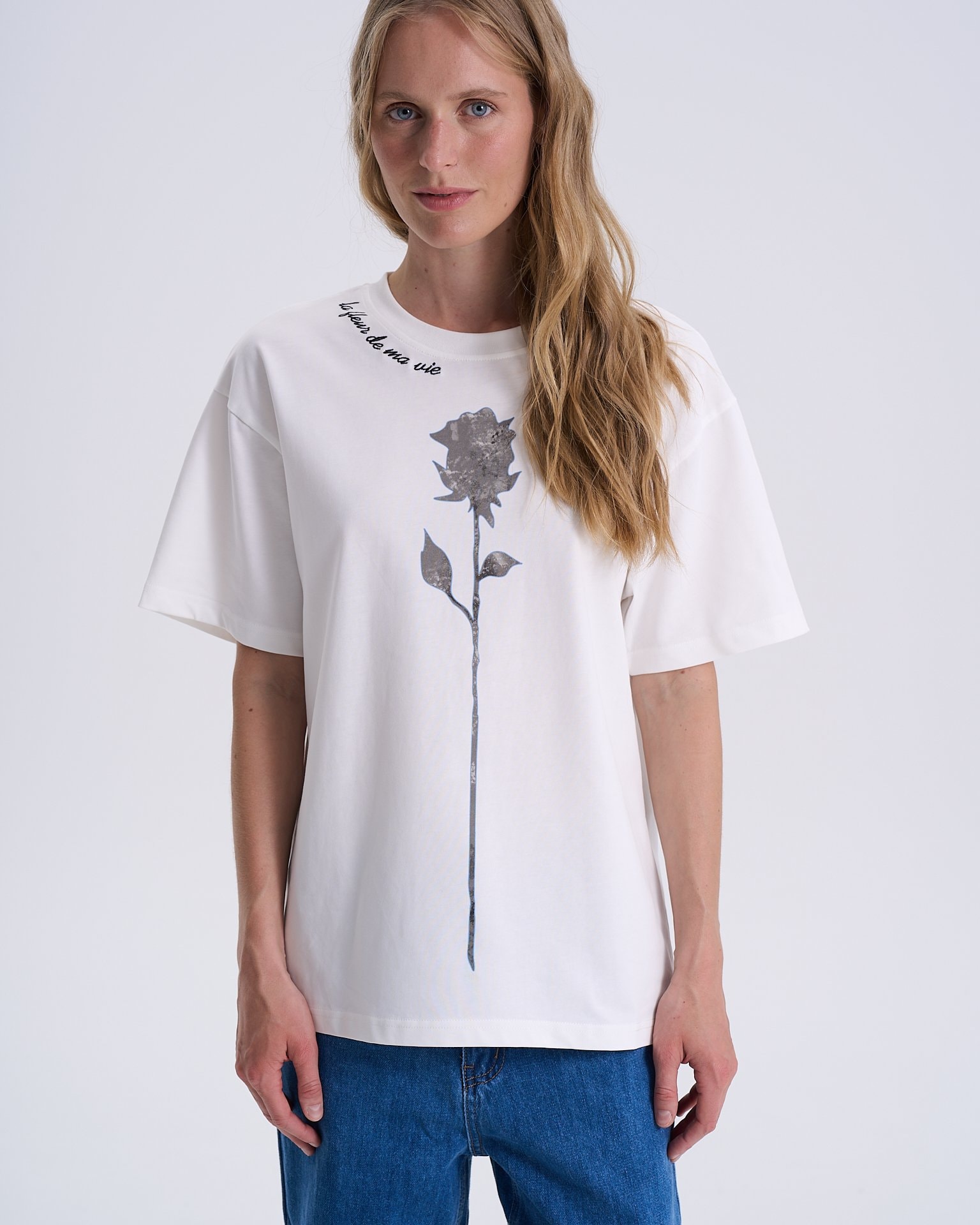 Футболка с вышивкой La fleur de ma vie, Белый