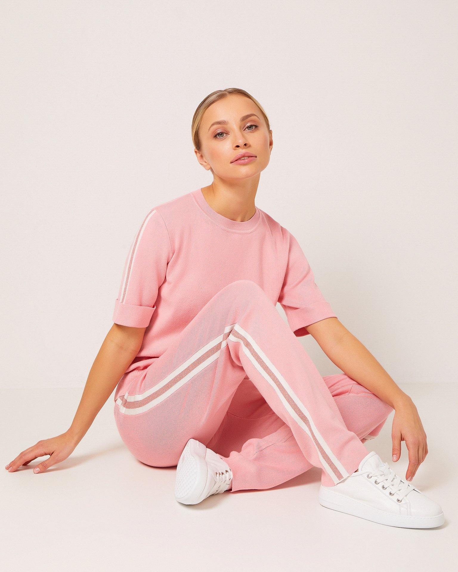 Костюм с посадкой на талии