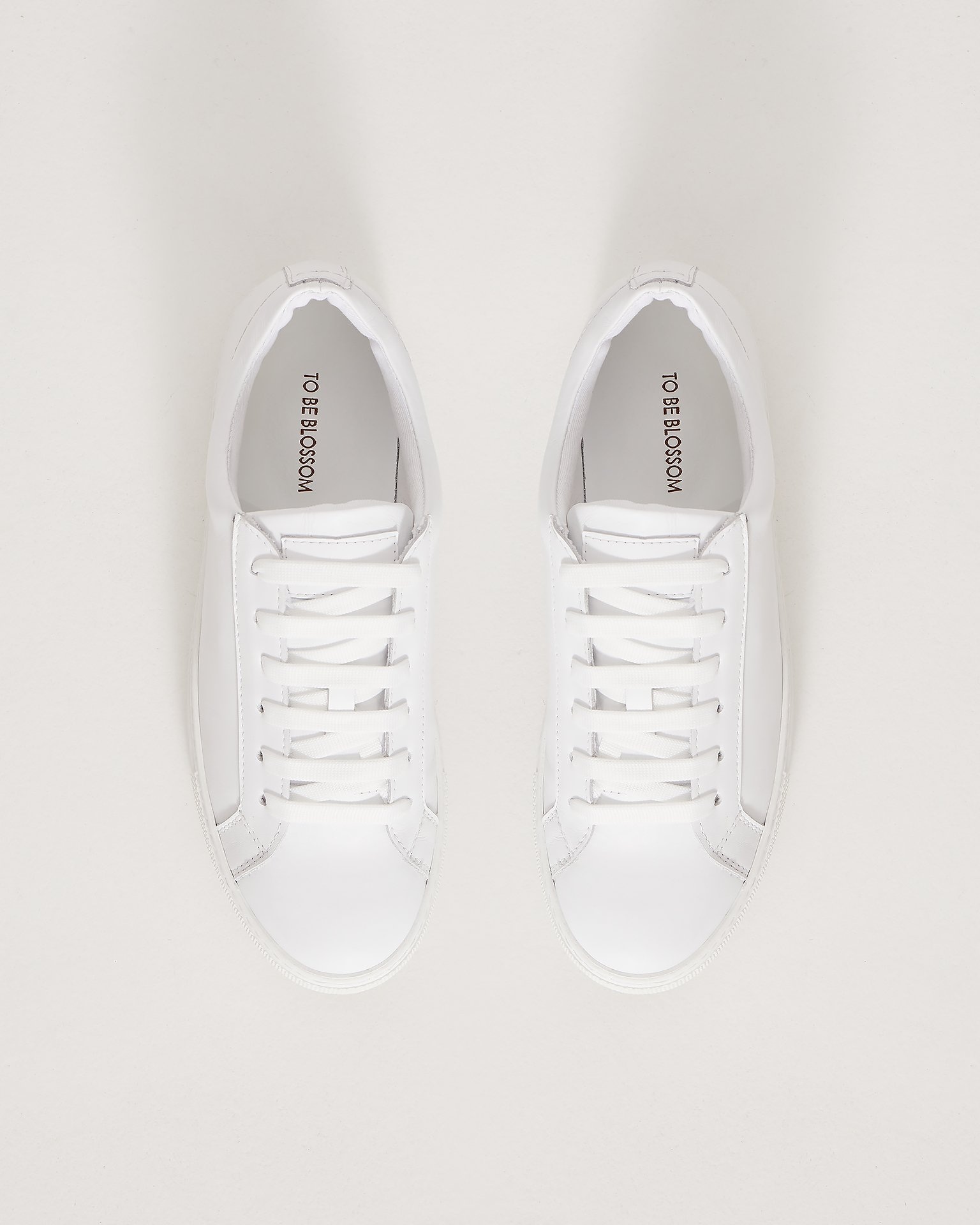 Кеды белого цвета