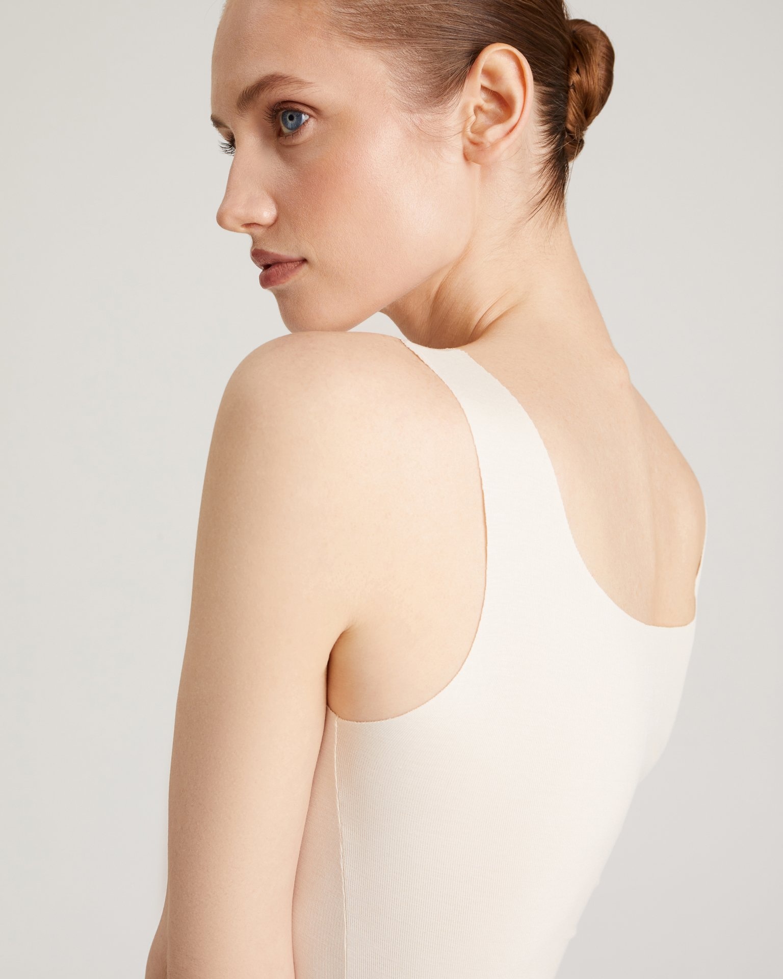 Майка в молочном оттенке