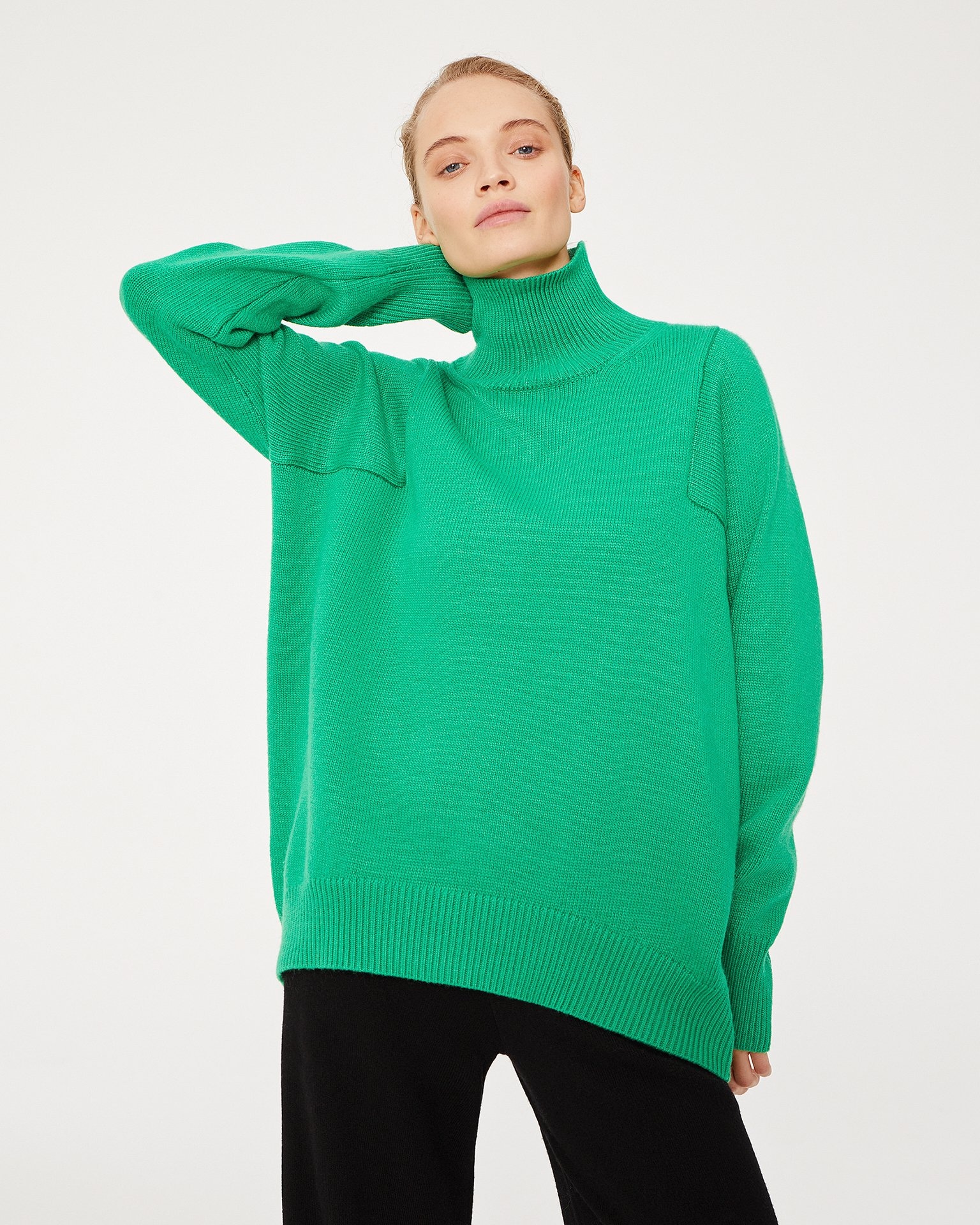 Зеленый джемпер oversize