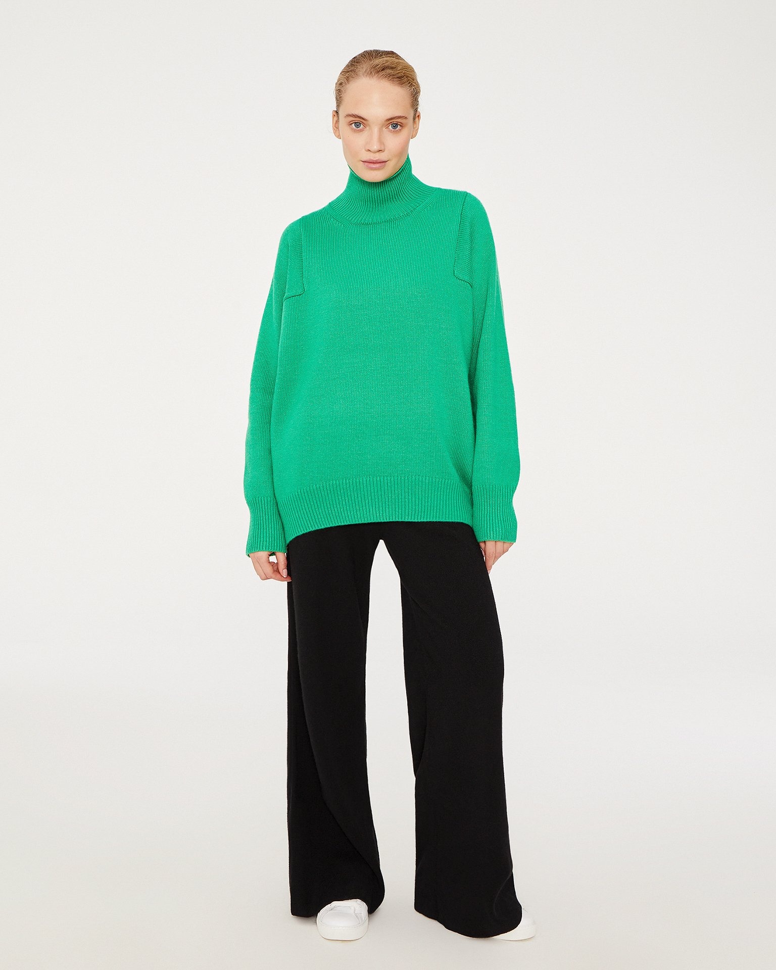 Зеленый джемпер oversize