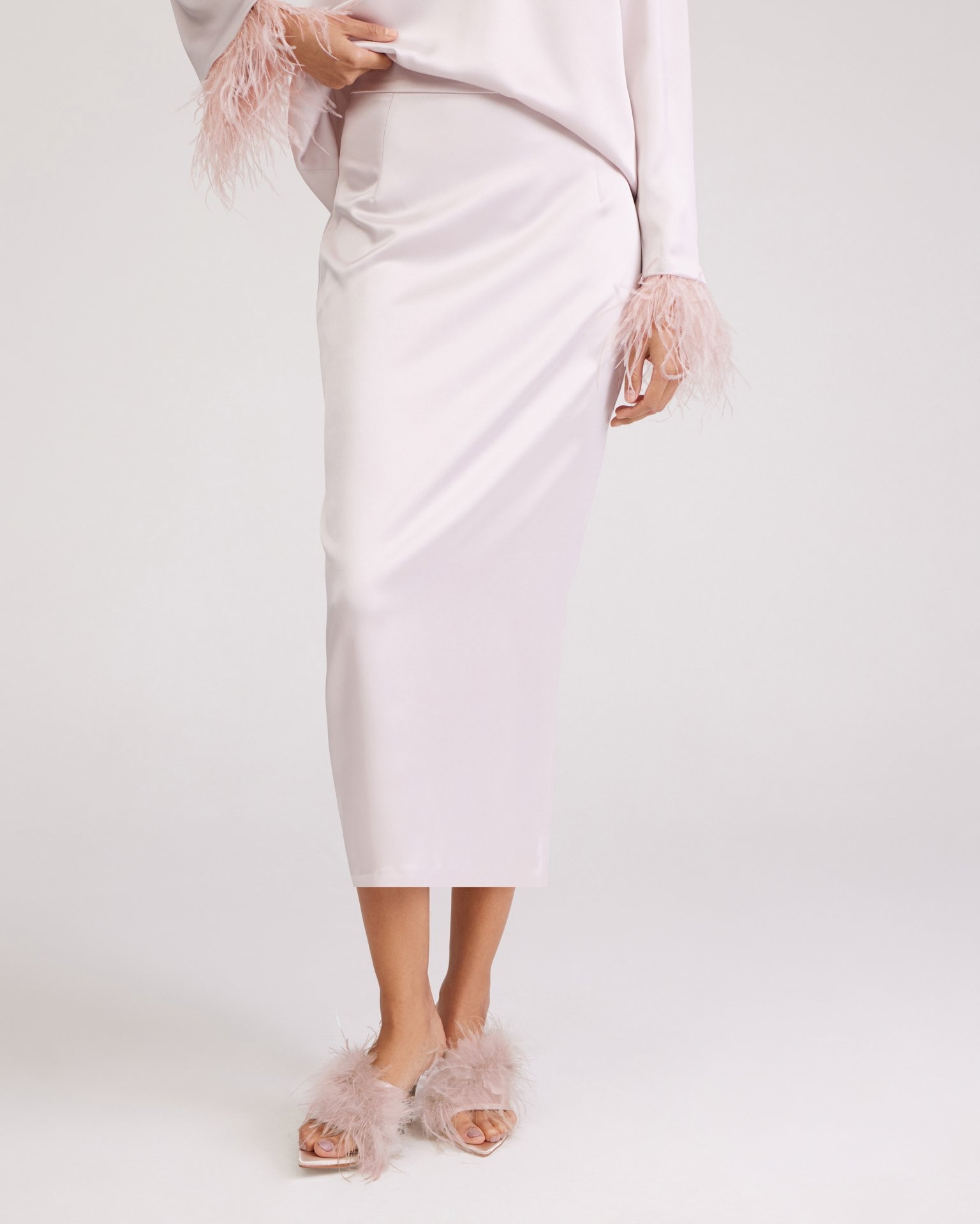 Атласная юбка миди