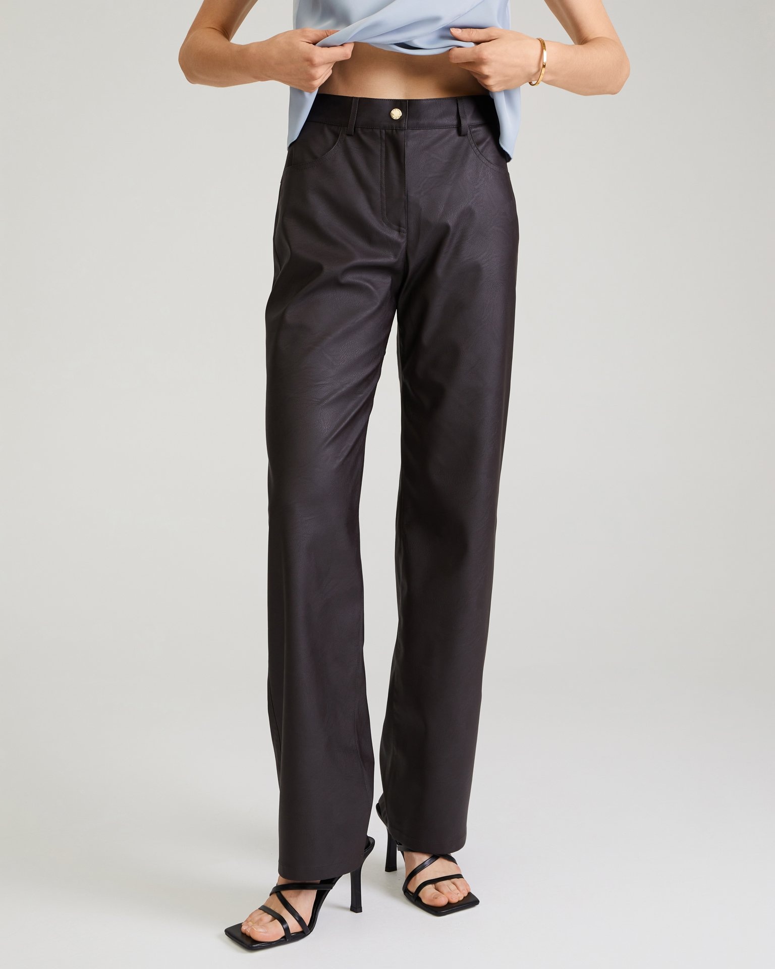 Брюки из эко-кожи