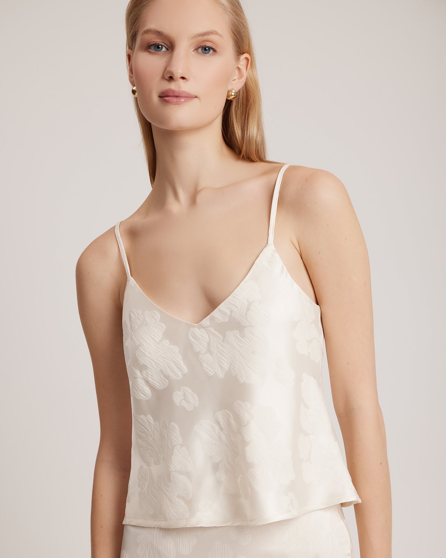 Топ на тонких бретелях