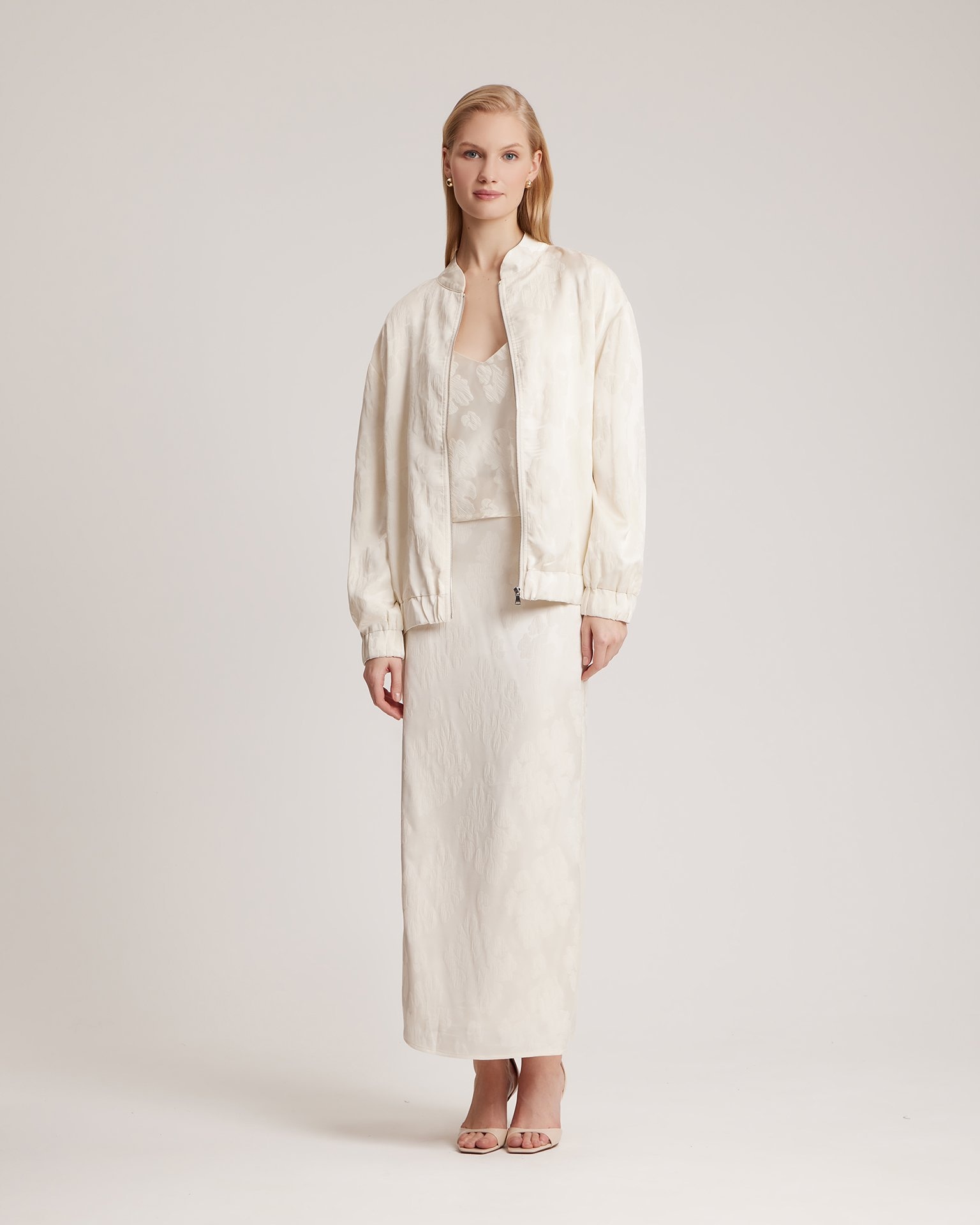 Топ на тонких бретелях