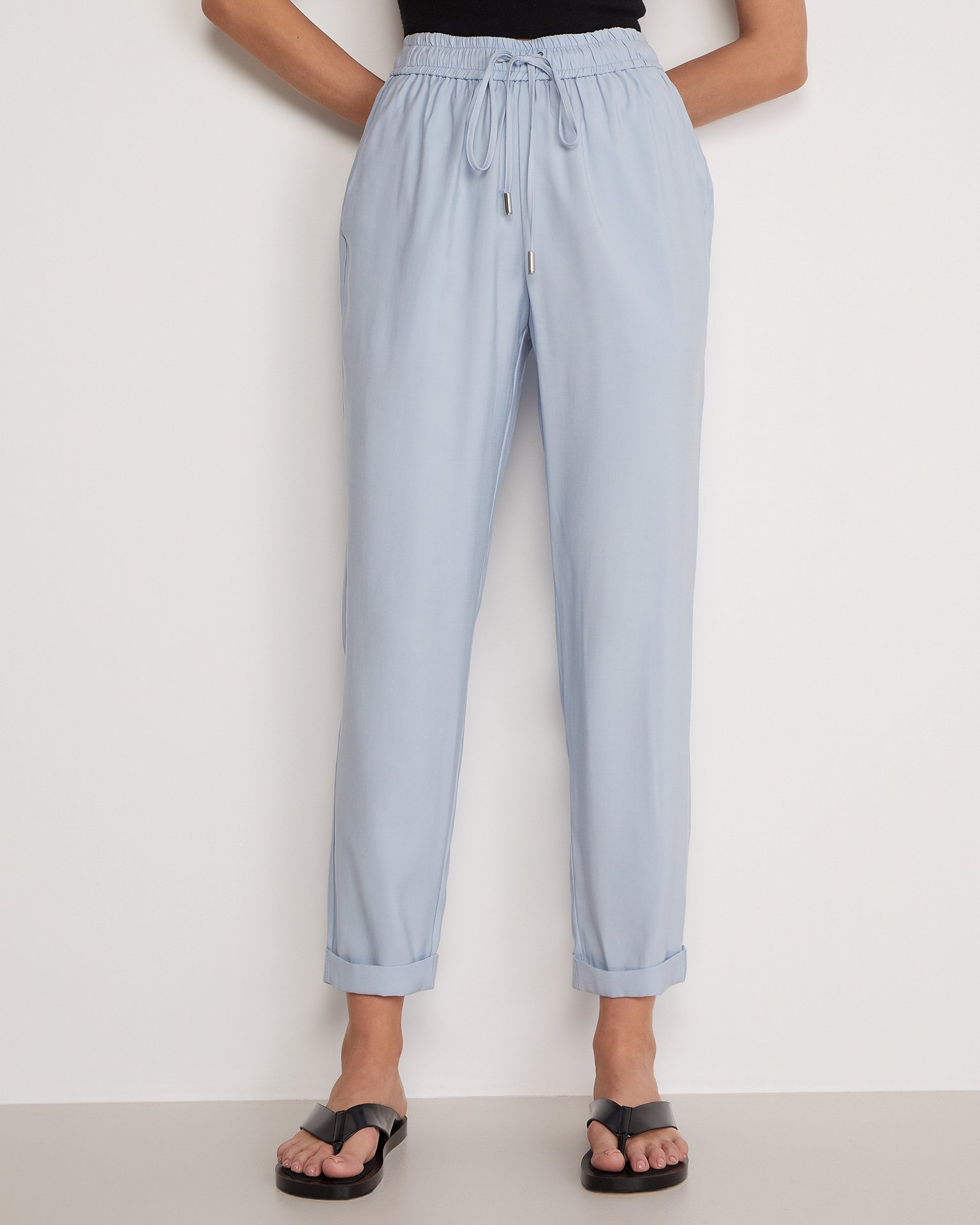 Брюки на резинке в голубом цвете