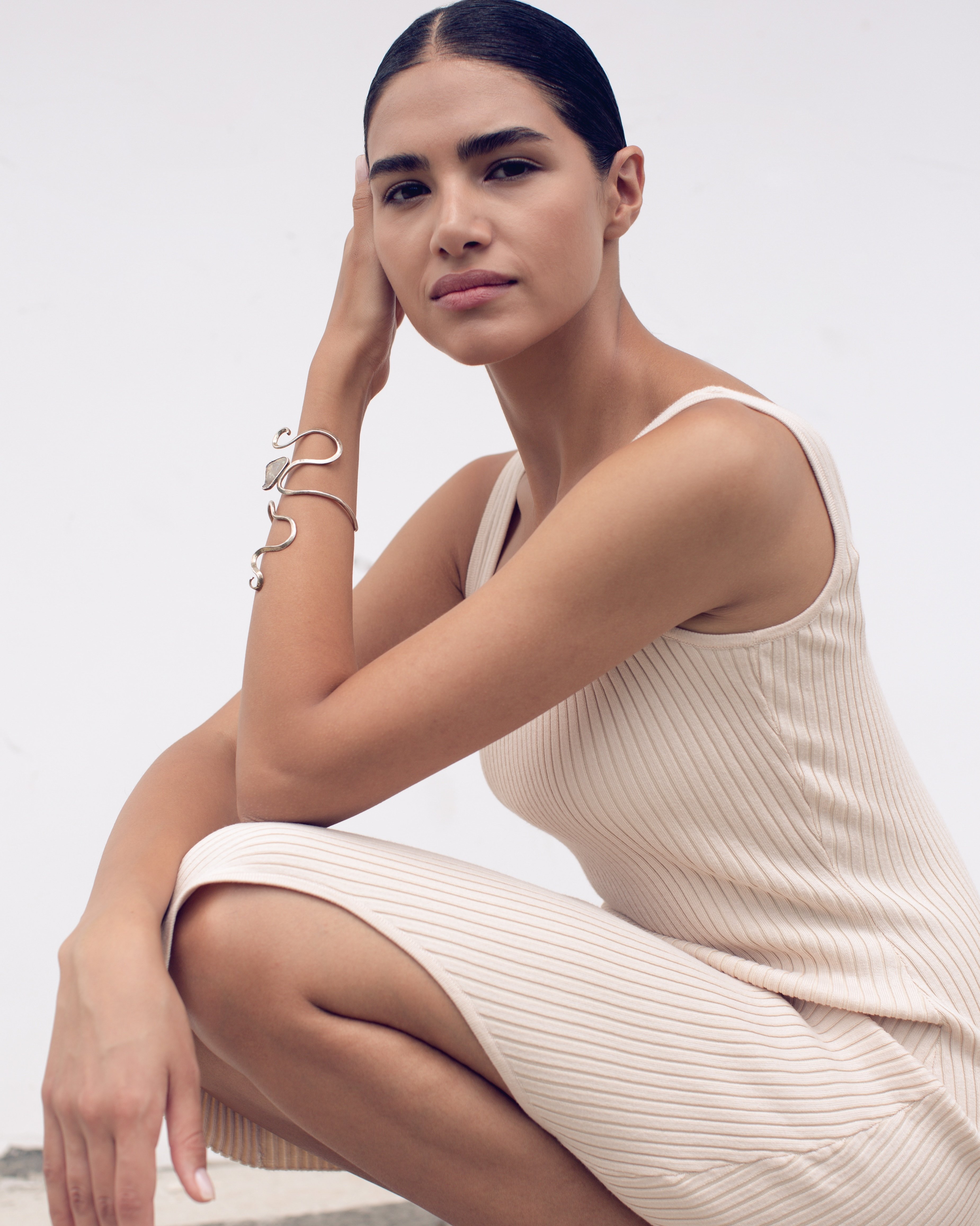 Платье с круглым вырезом