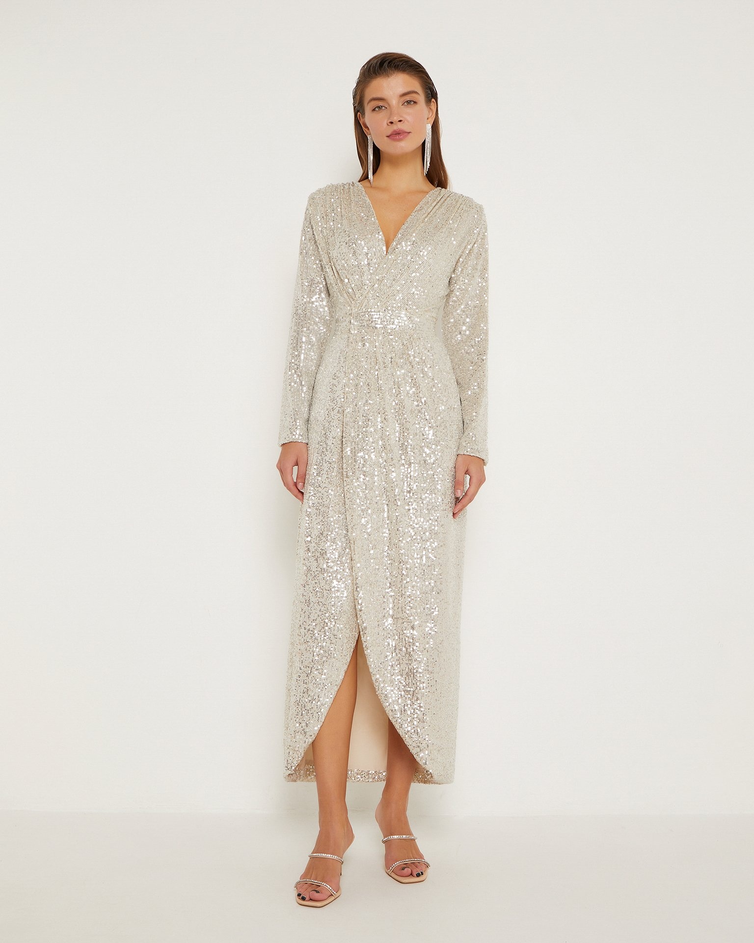 Платье с пайетками