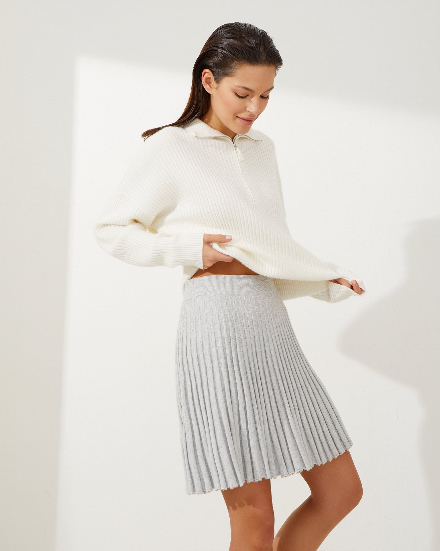 Серая юбка-плиссе