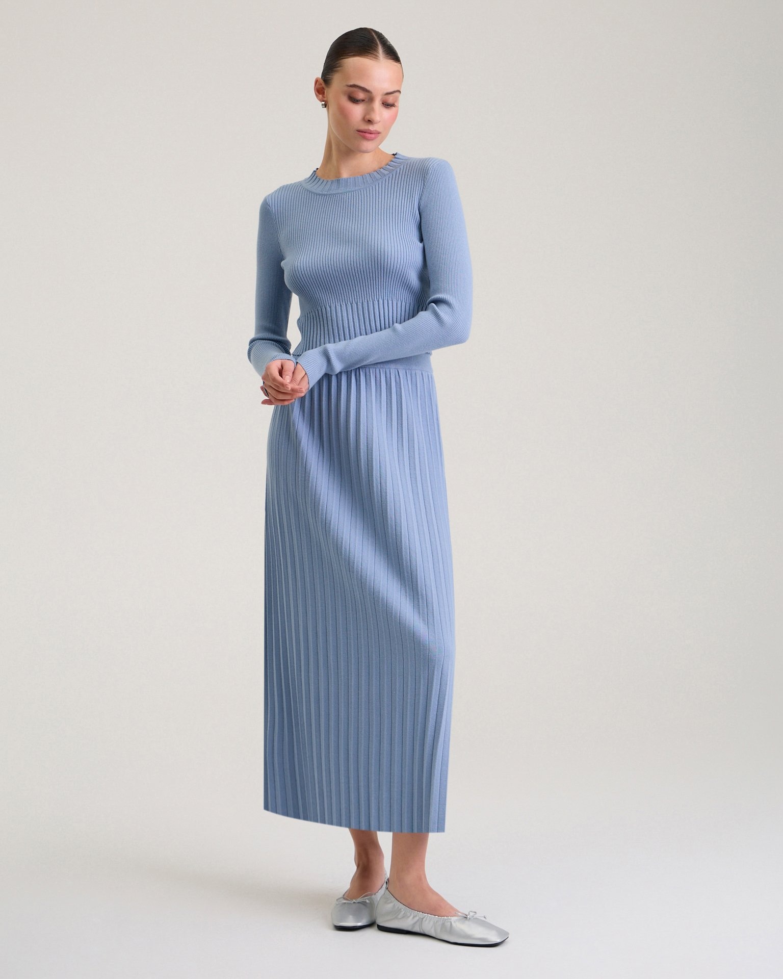 Голубая плиссированная юбка