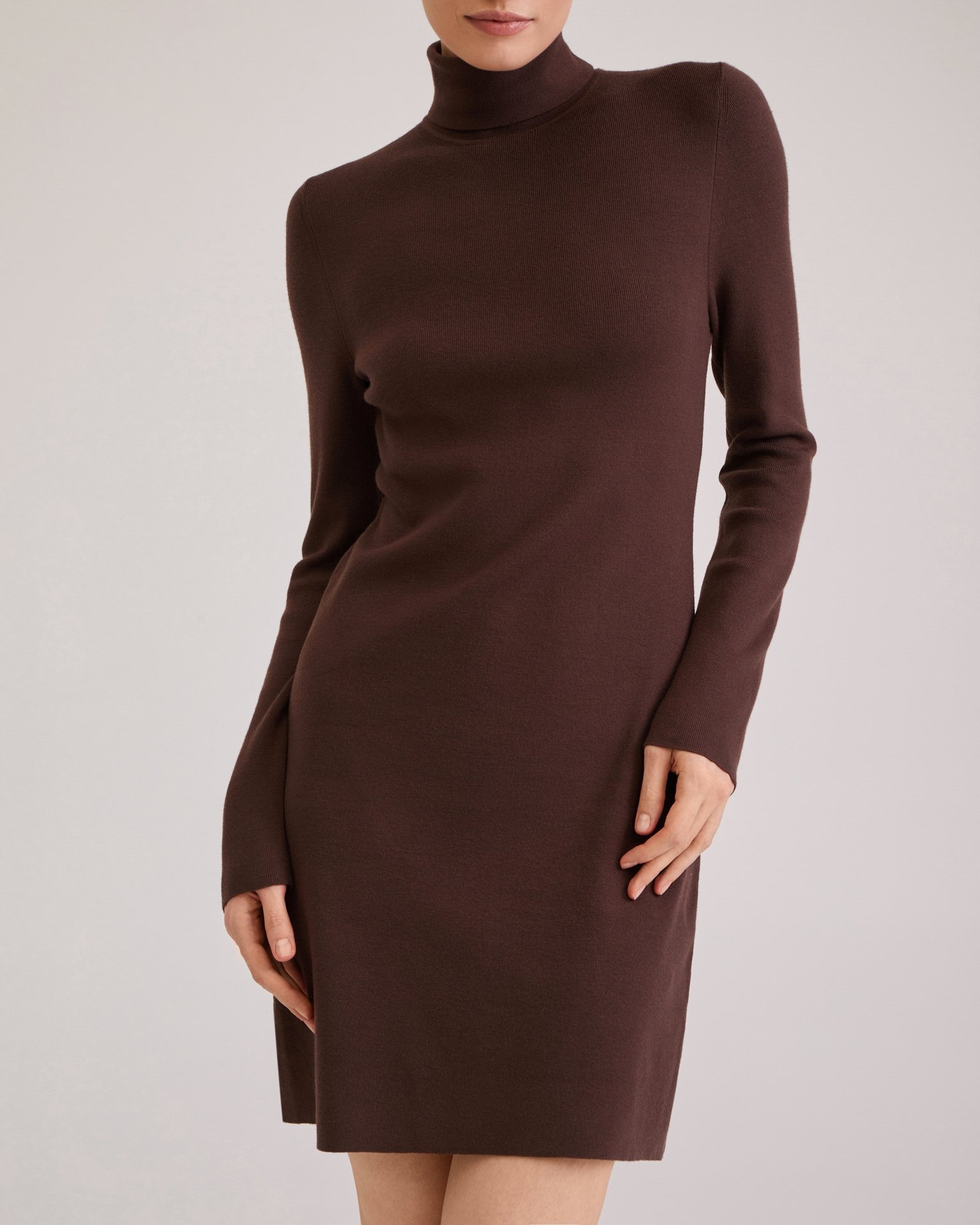 Базовое трикотажное платье