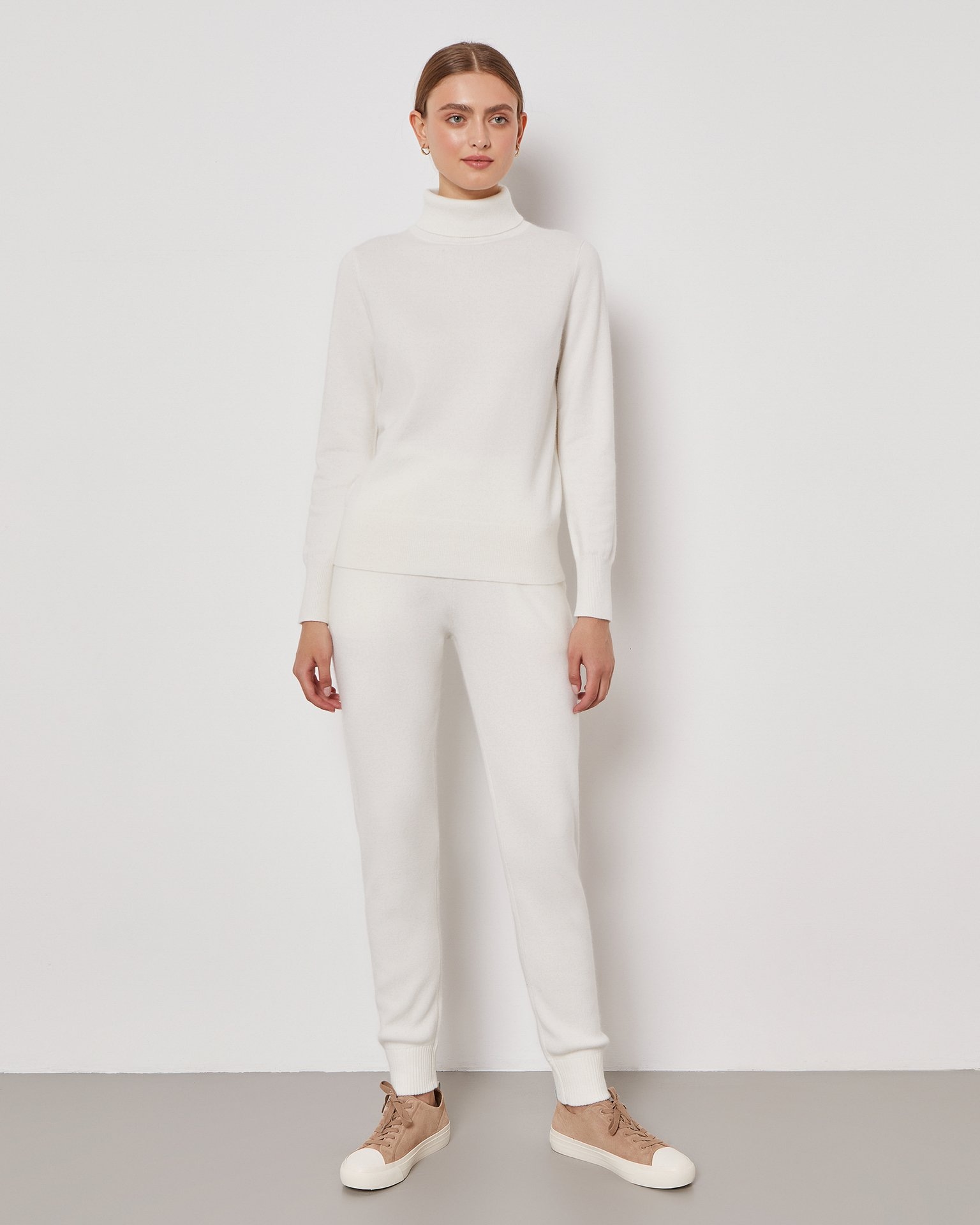 Костюм из шерсти ангоры